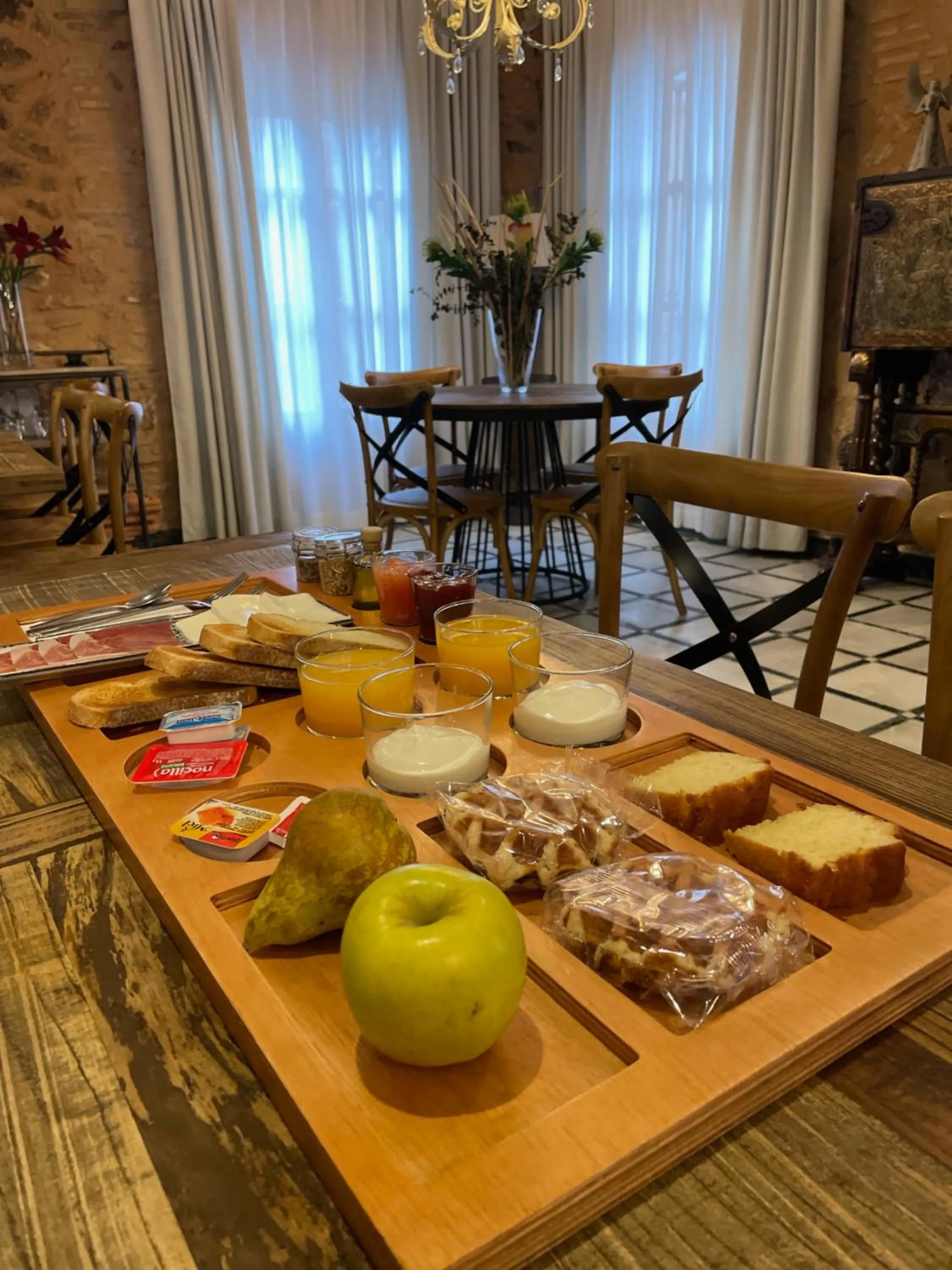 Breakfast in Hotel Casa Babel