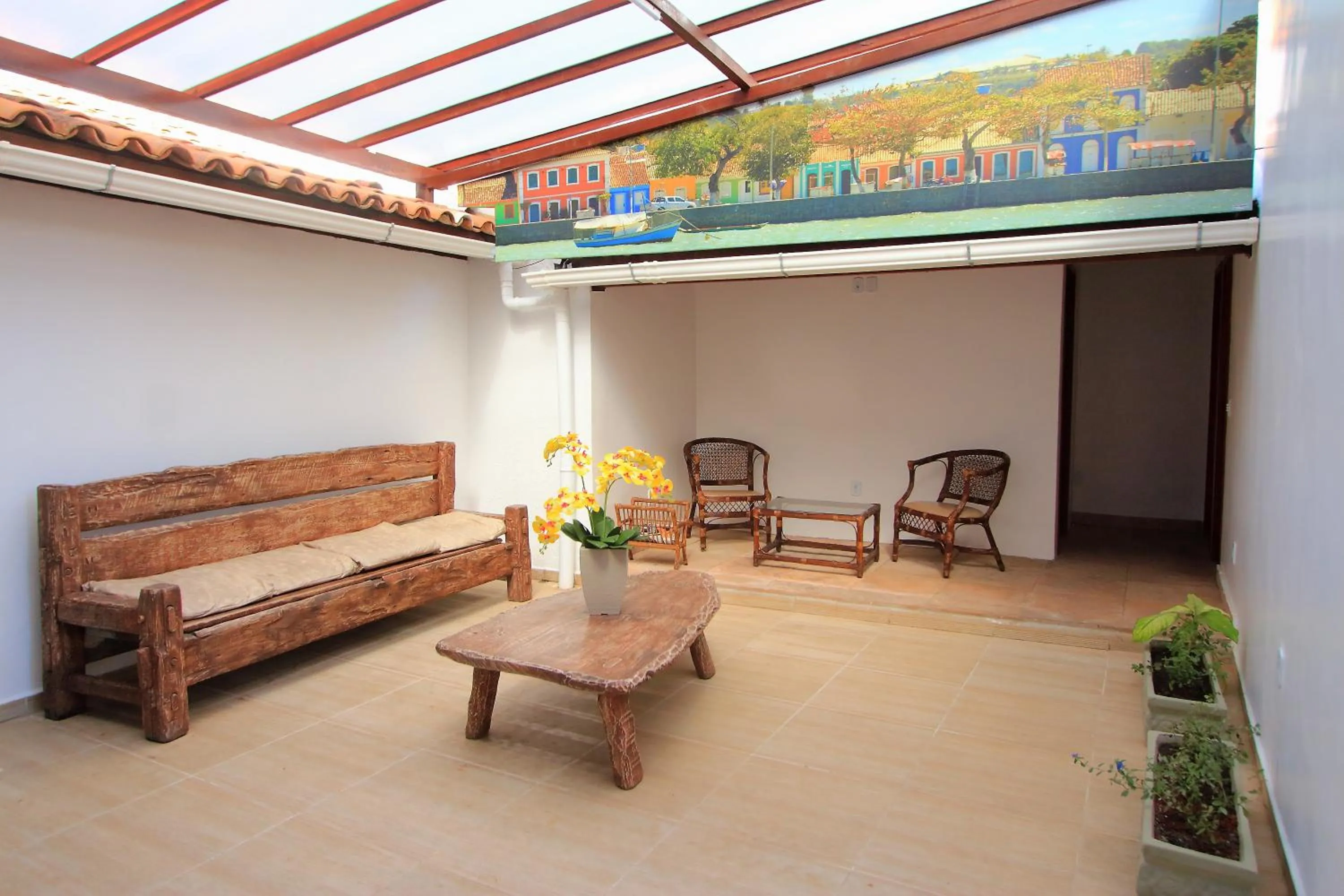 Communal lounge/ TV room in Navegantes Hotel