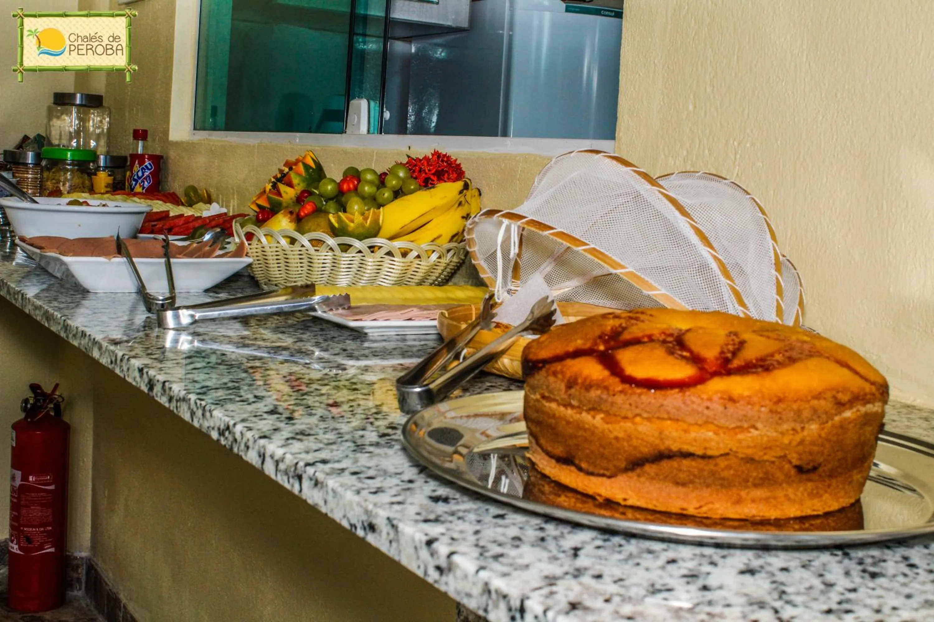 Buffet breakfast in Chalés de Peroba