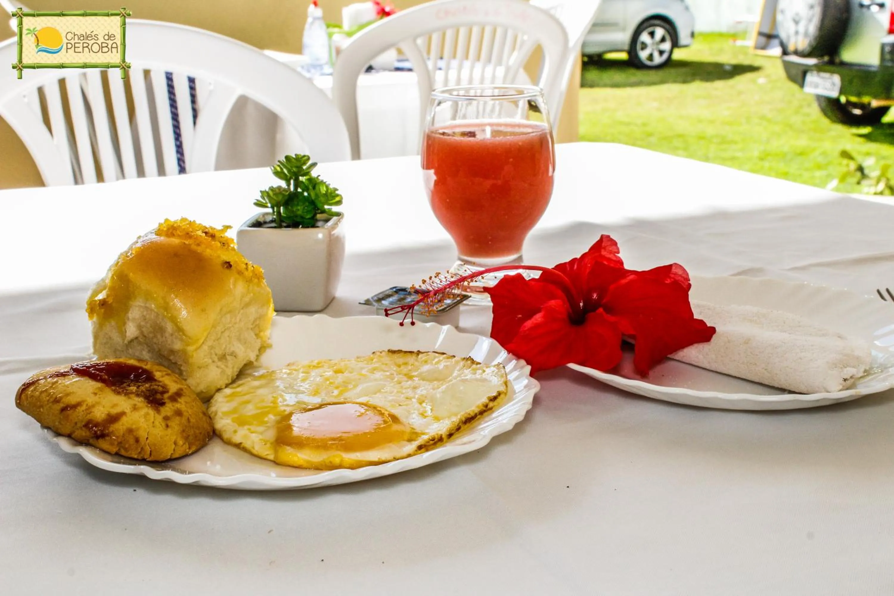 Buffet breakfast in Chalés de Peroba