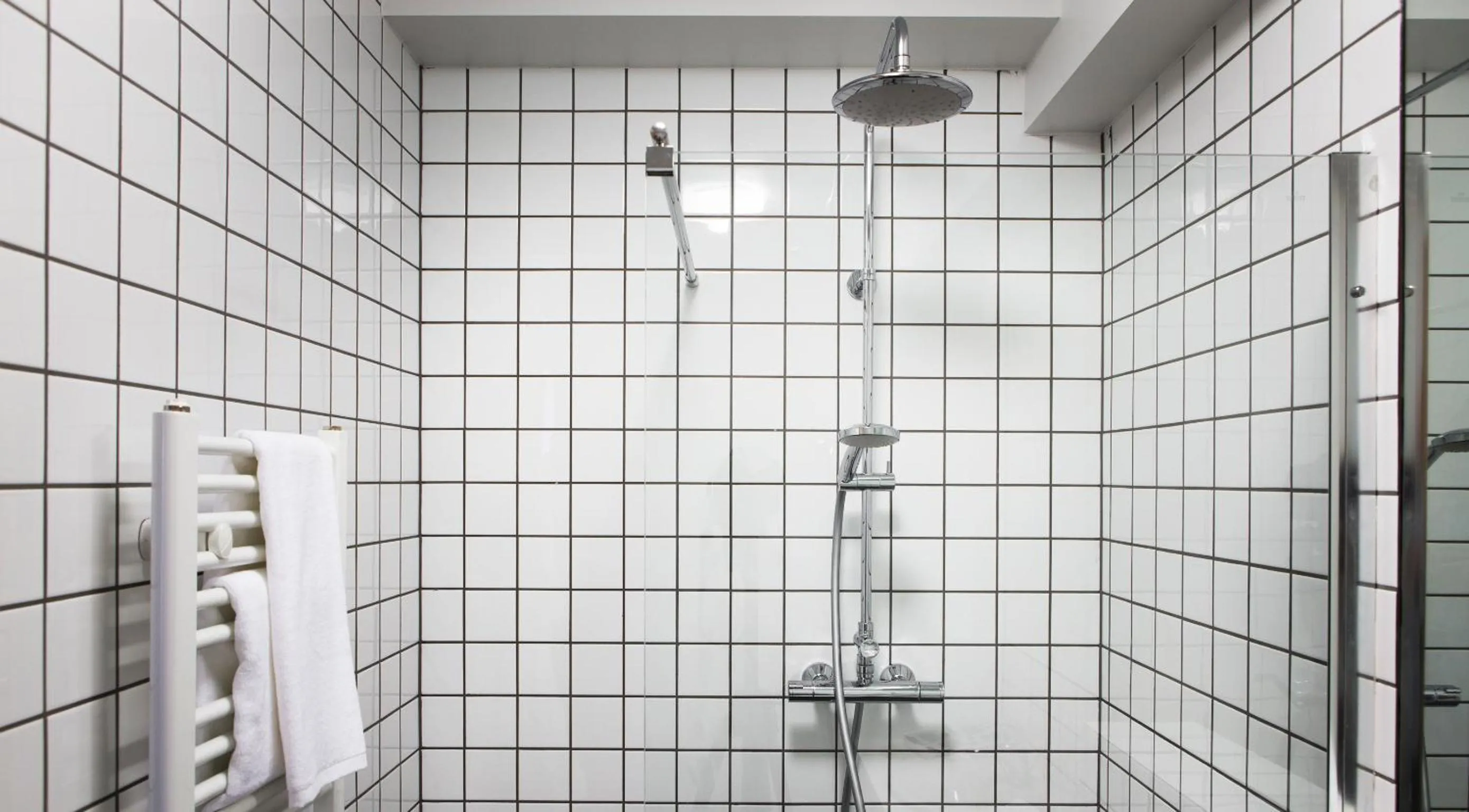 Shower in Island Apartments