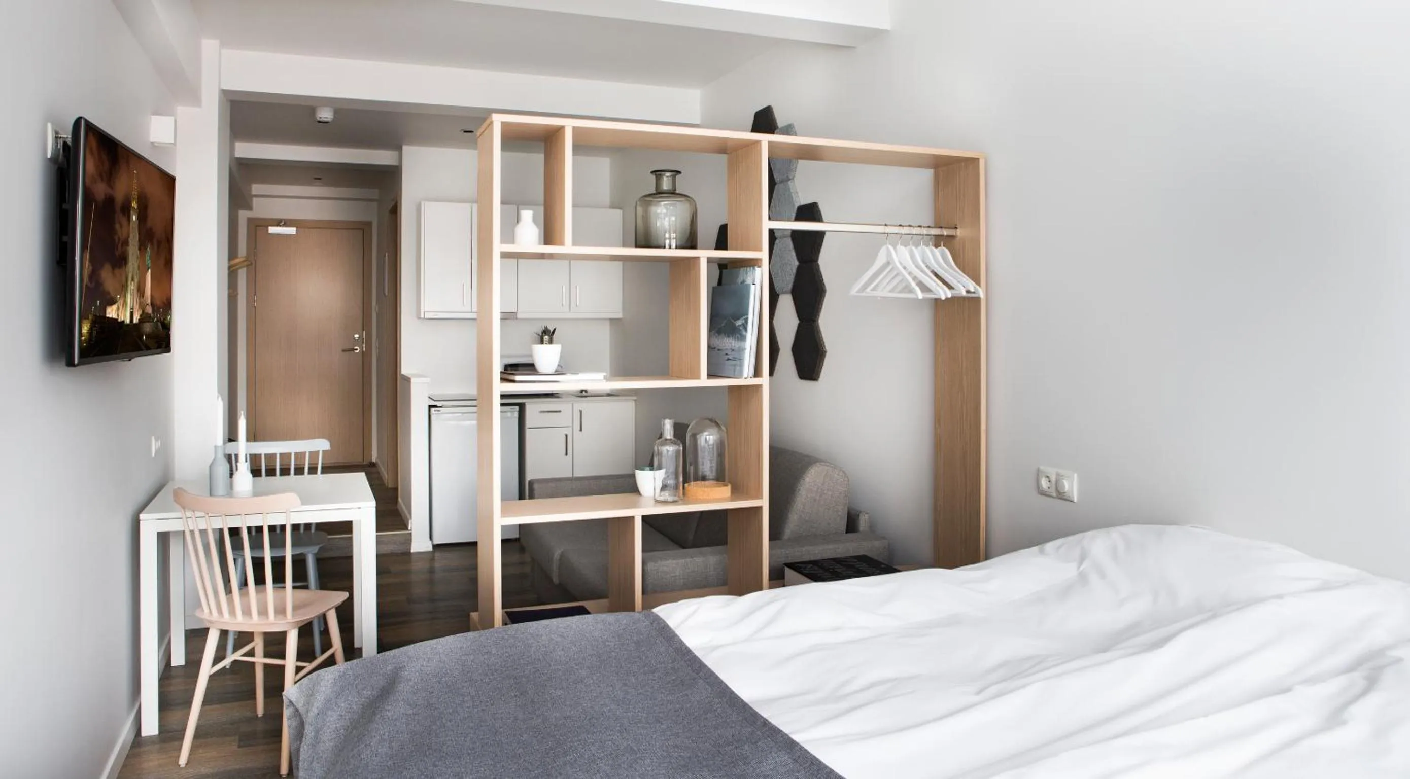 TV and multimedia, Bed in Island Apartments