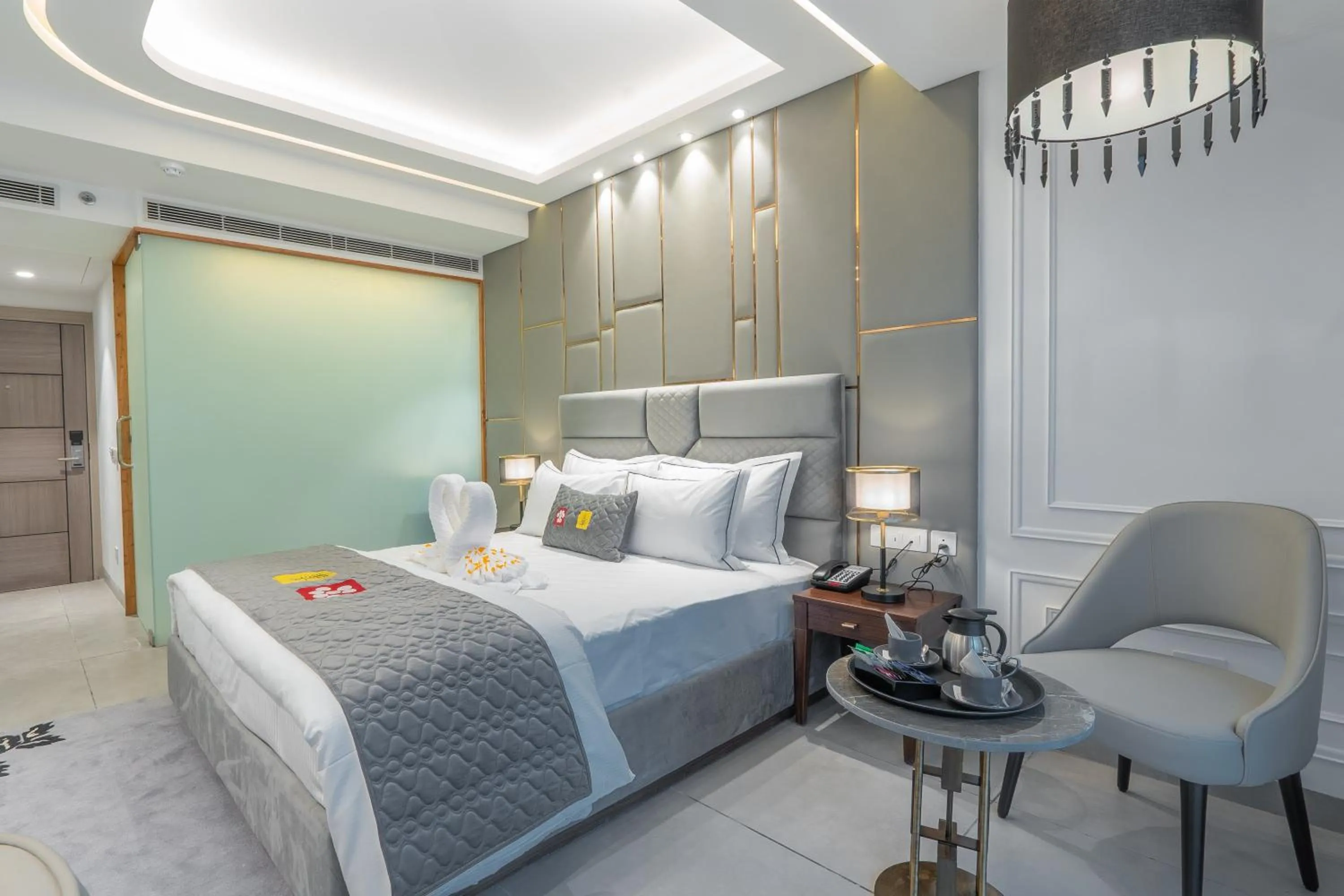 Photo of the whole room, Bed in Mastiff Select Mandavya Dharamkot, McLeodganj