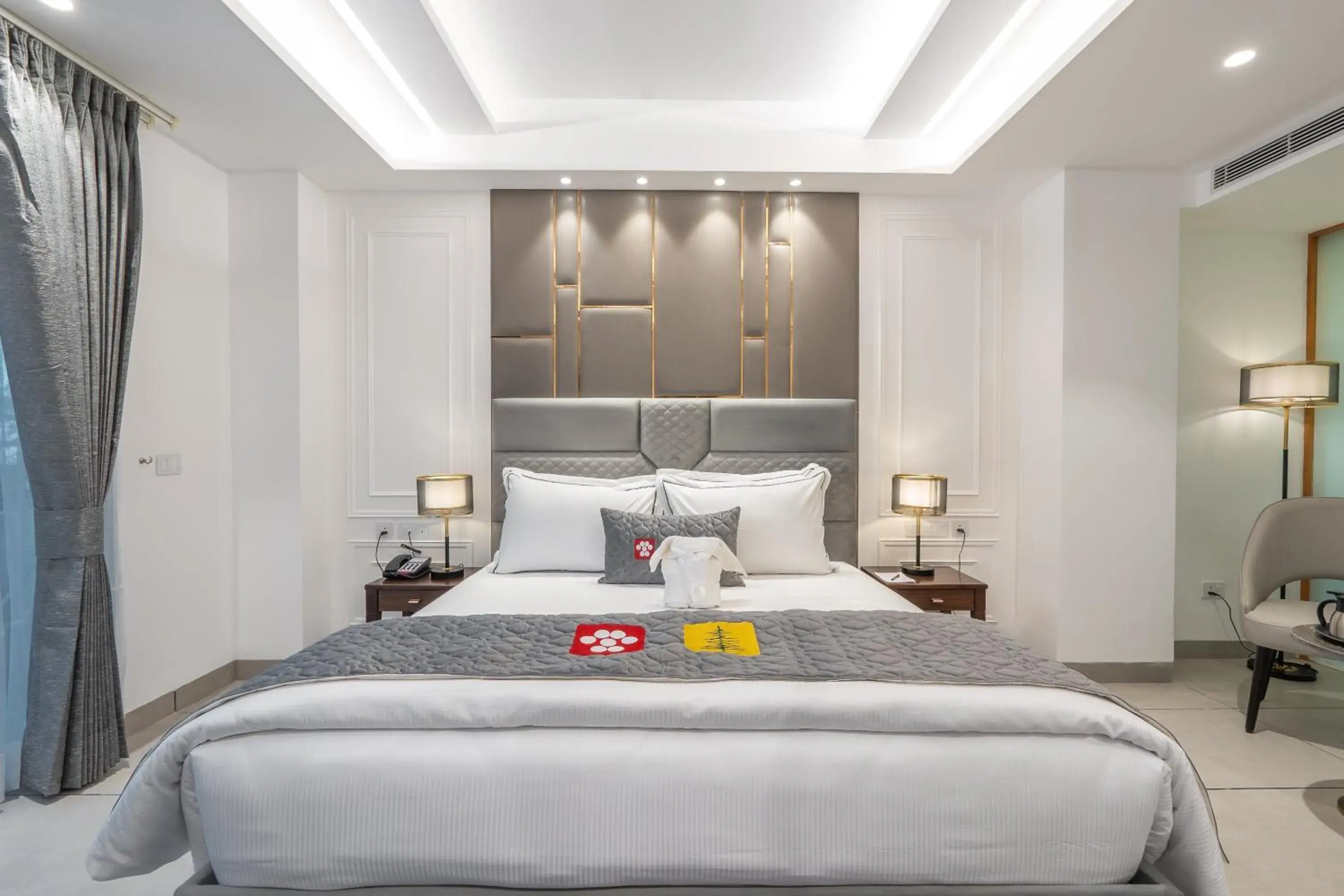 Deluxe King Room in Mastiff Select Mandavya Dharamkot, McLeodganj Deluxe King Room in Mastiff Select Mandavya Dharamkot, McLeodganj