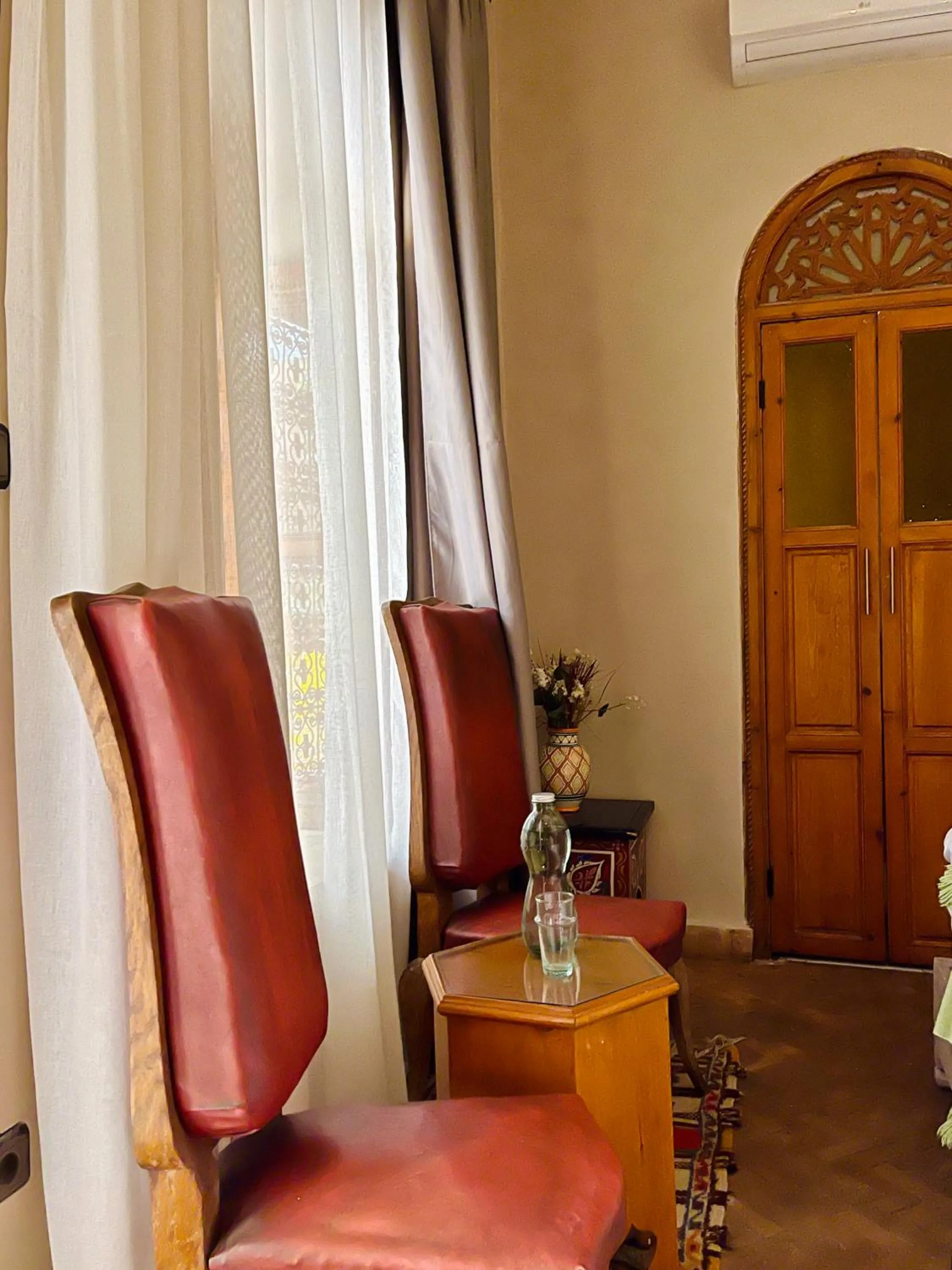 Seating area in Riad La Calèche