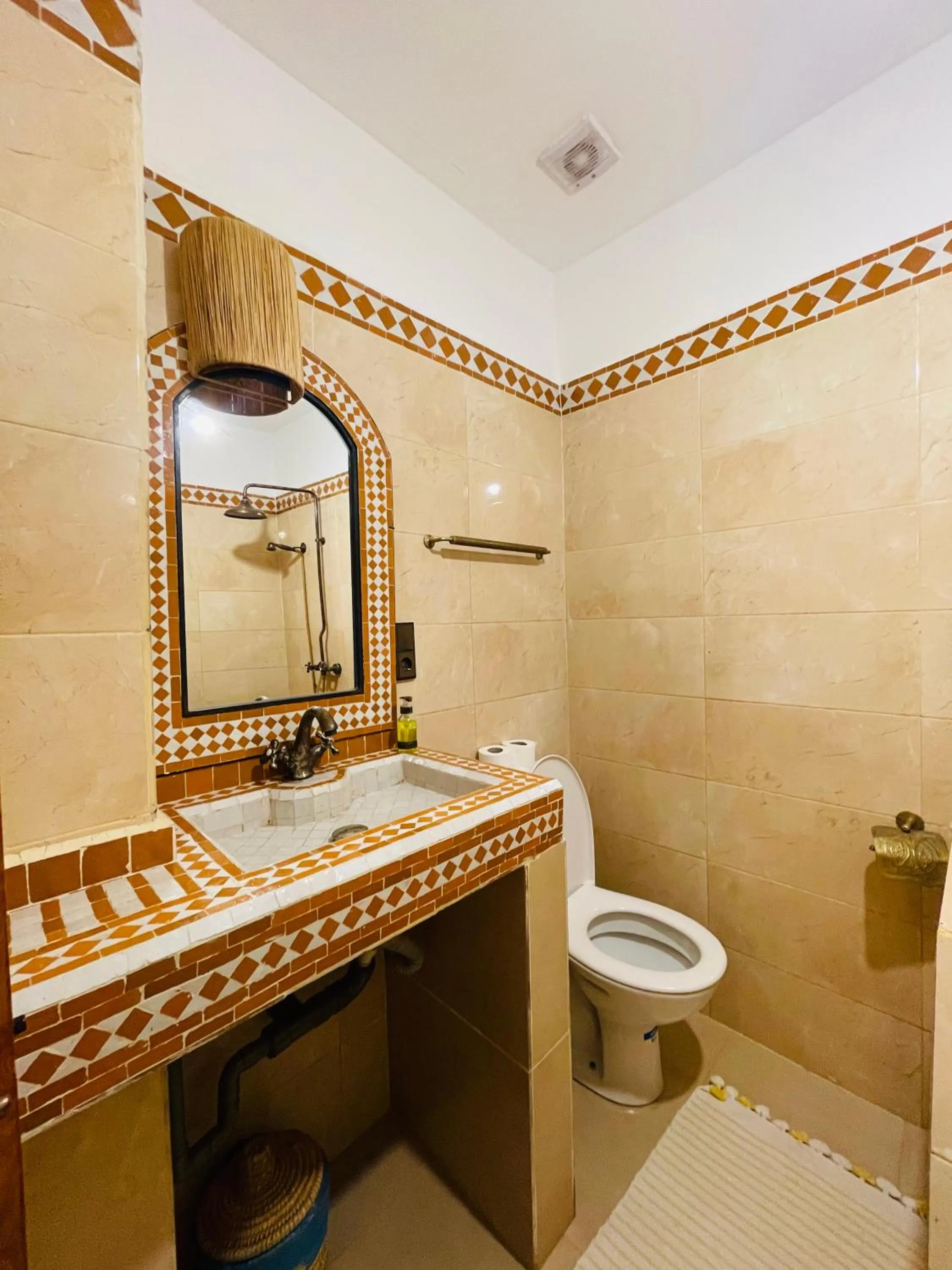 Shower in Riad La Calèche