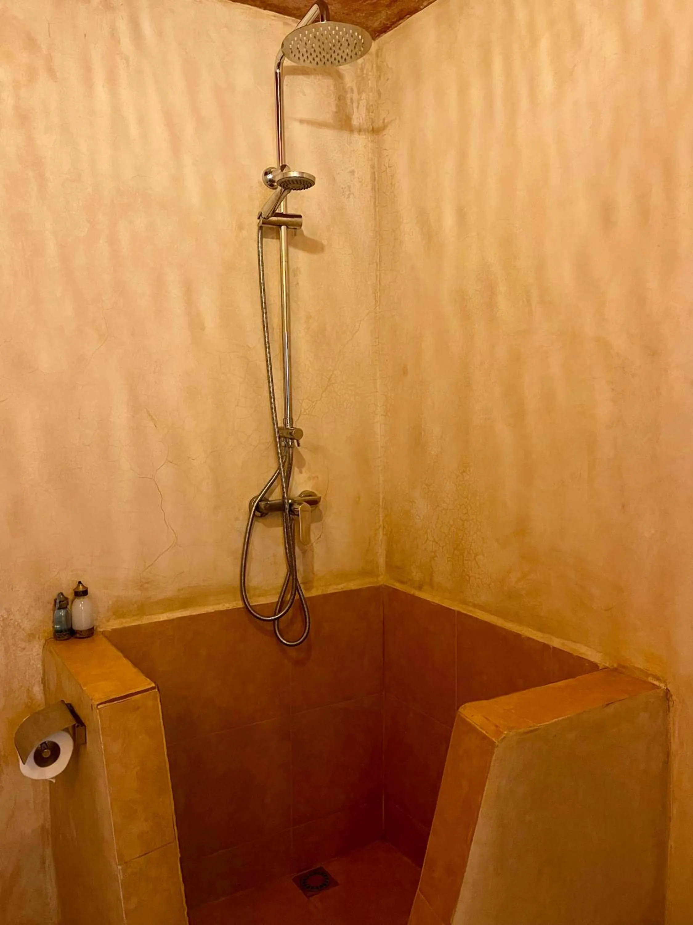 Shower in Riad La Calèche