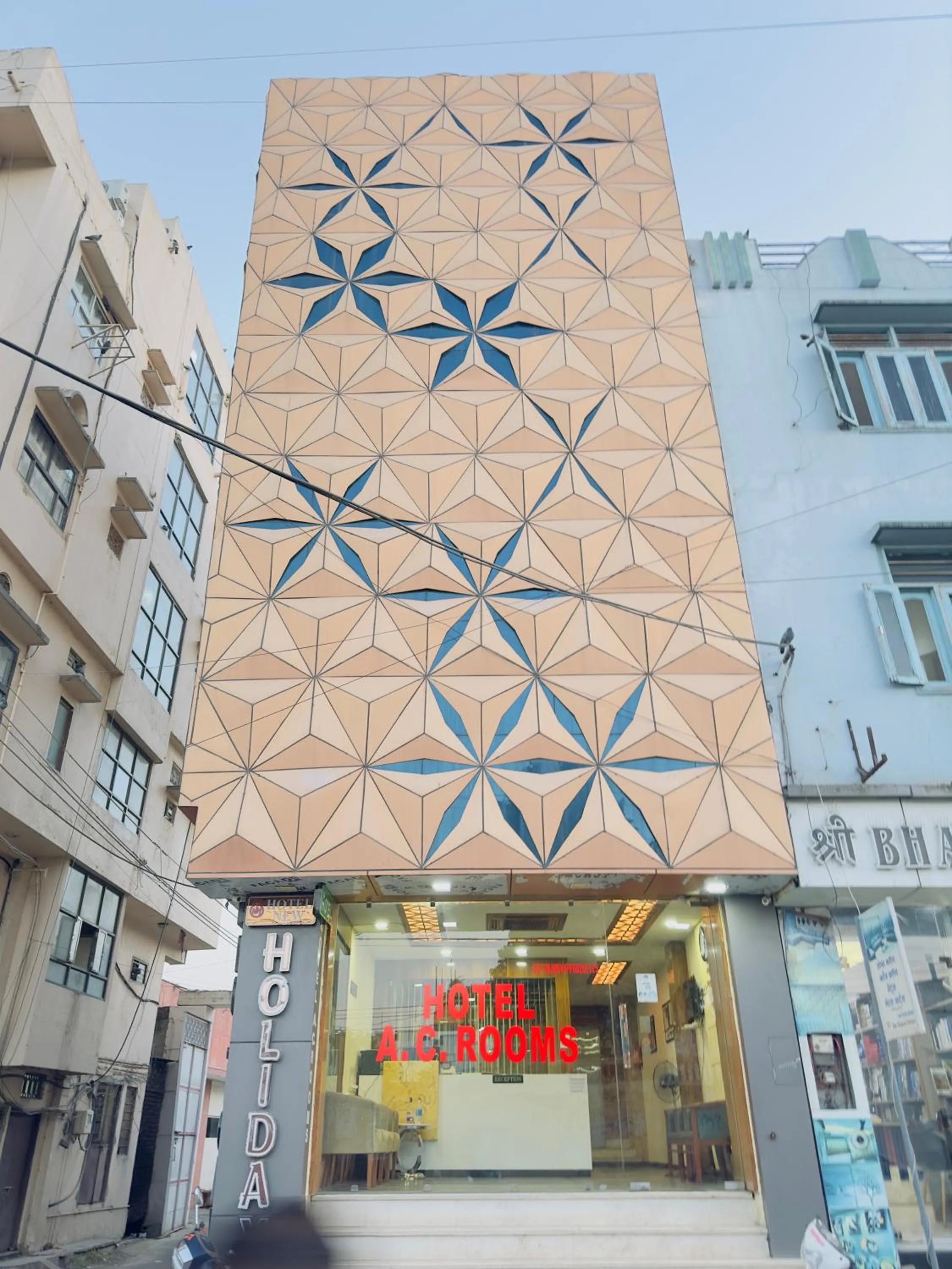 Property building in Hotel New Holiday