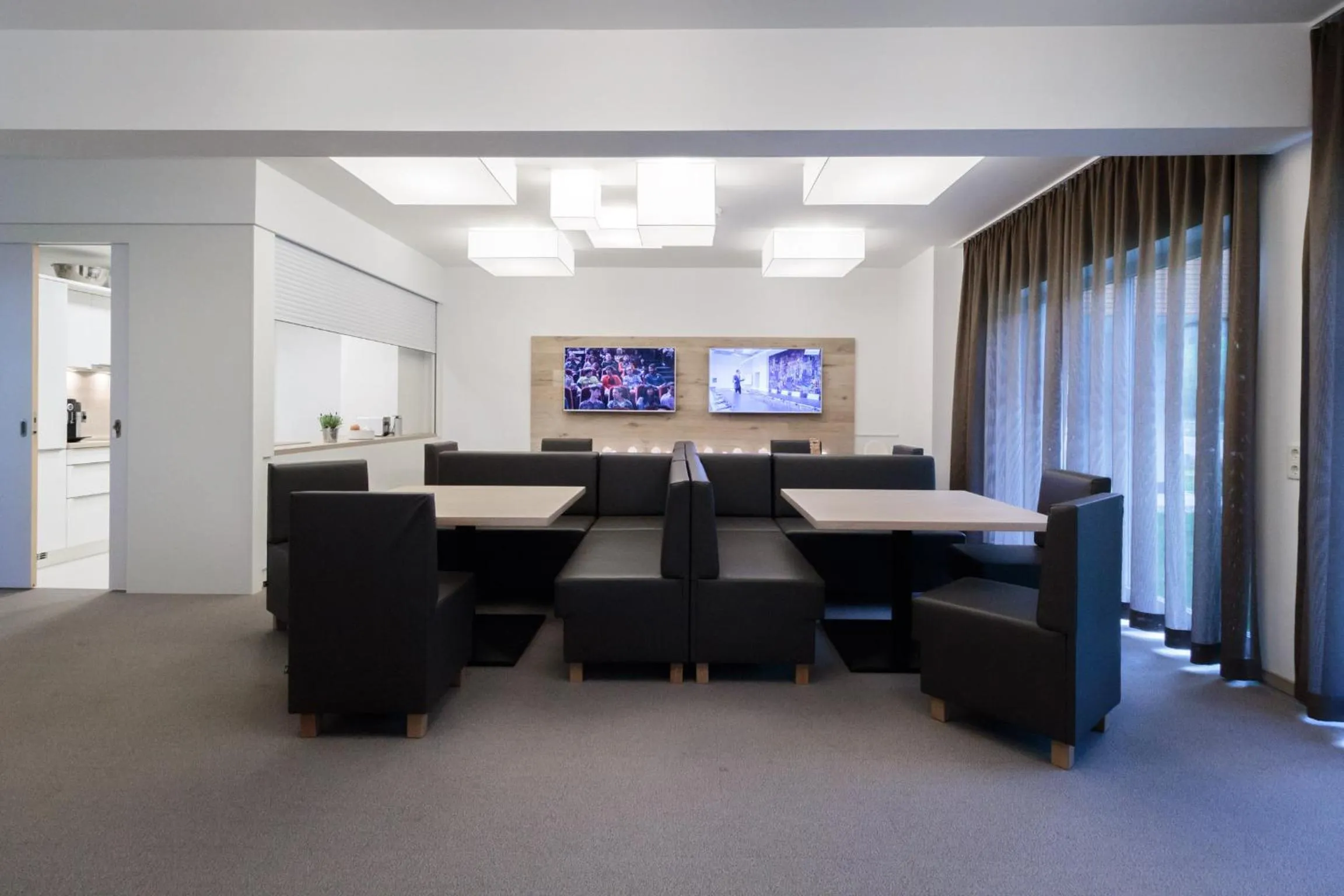 Communal lounge/ TV room in Sport Chalet Maria Alm