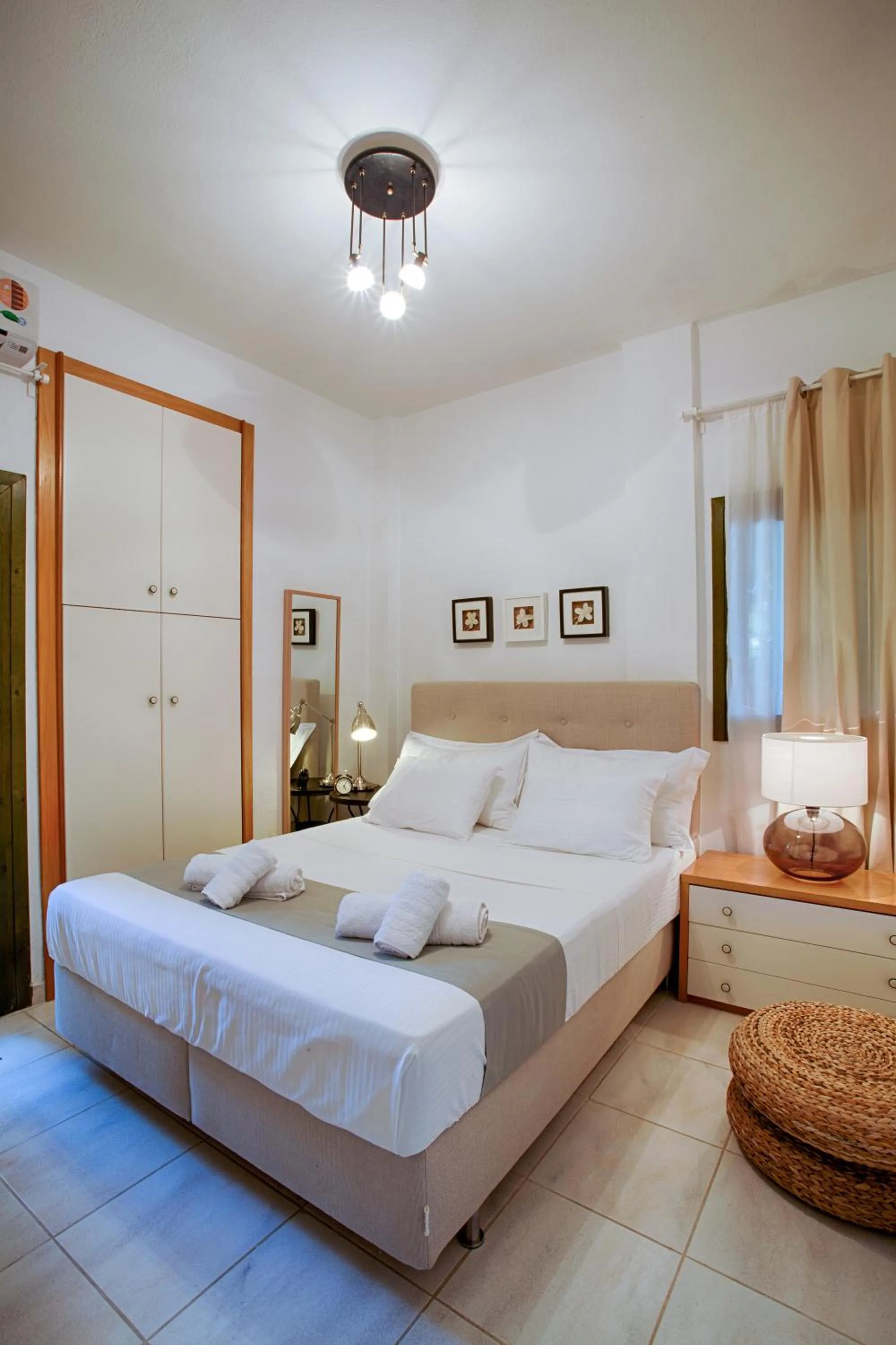 TV and multimedia, Bed in Villa Sofias