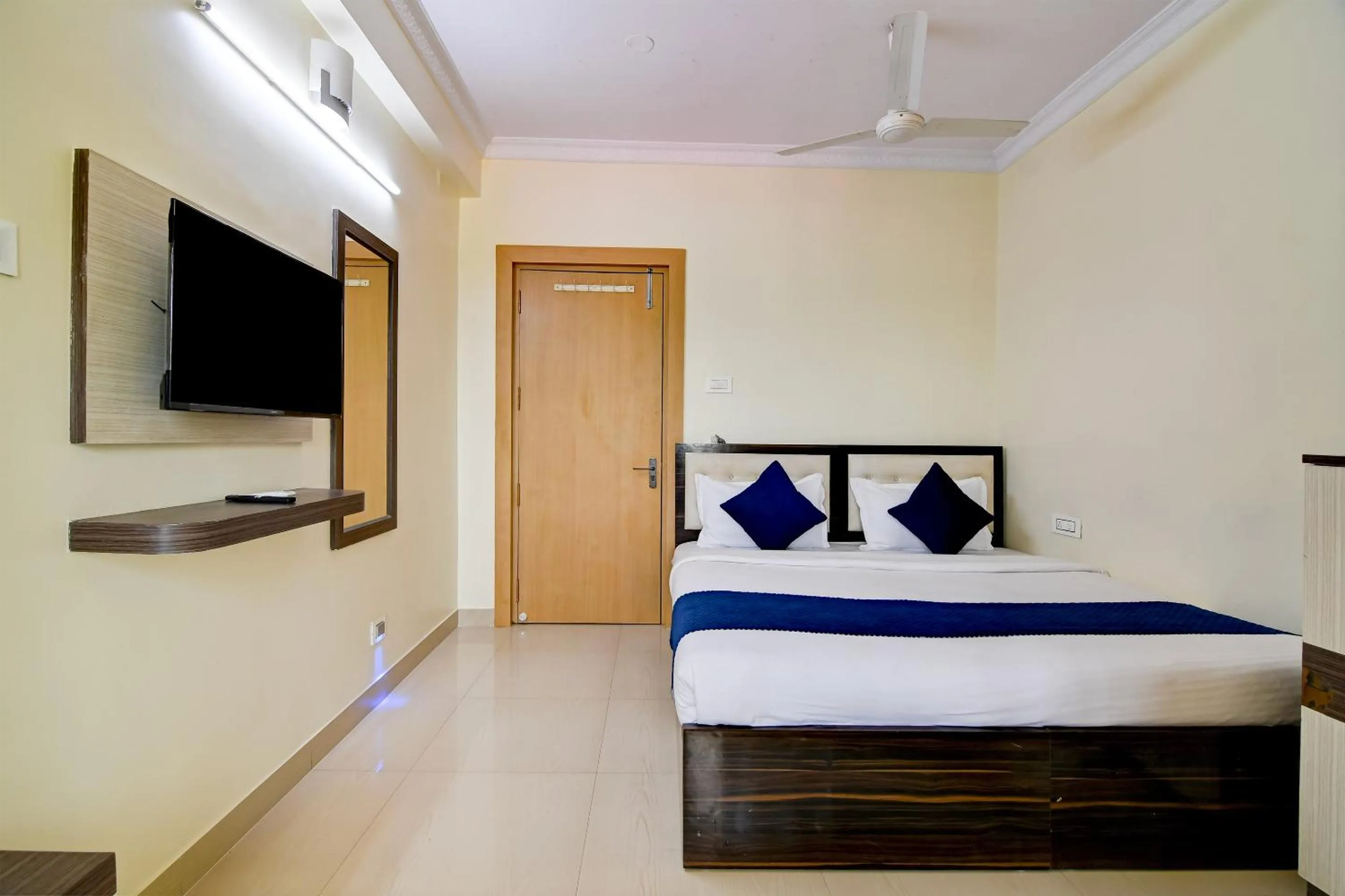 TV and multimedia, Bed in Hotel Nilachal