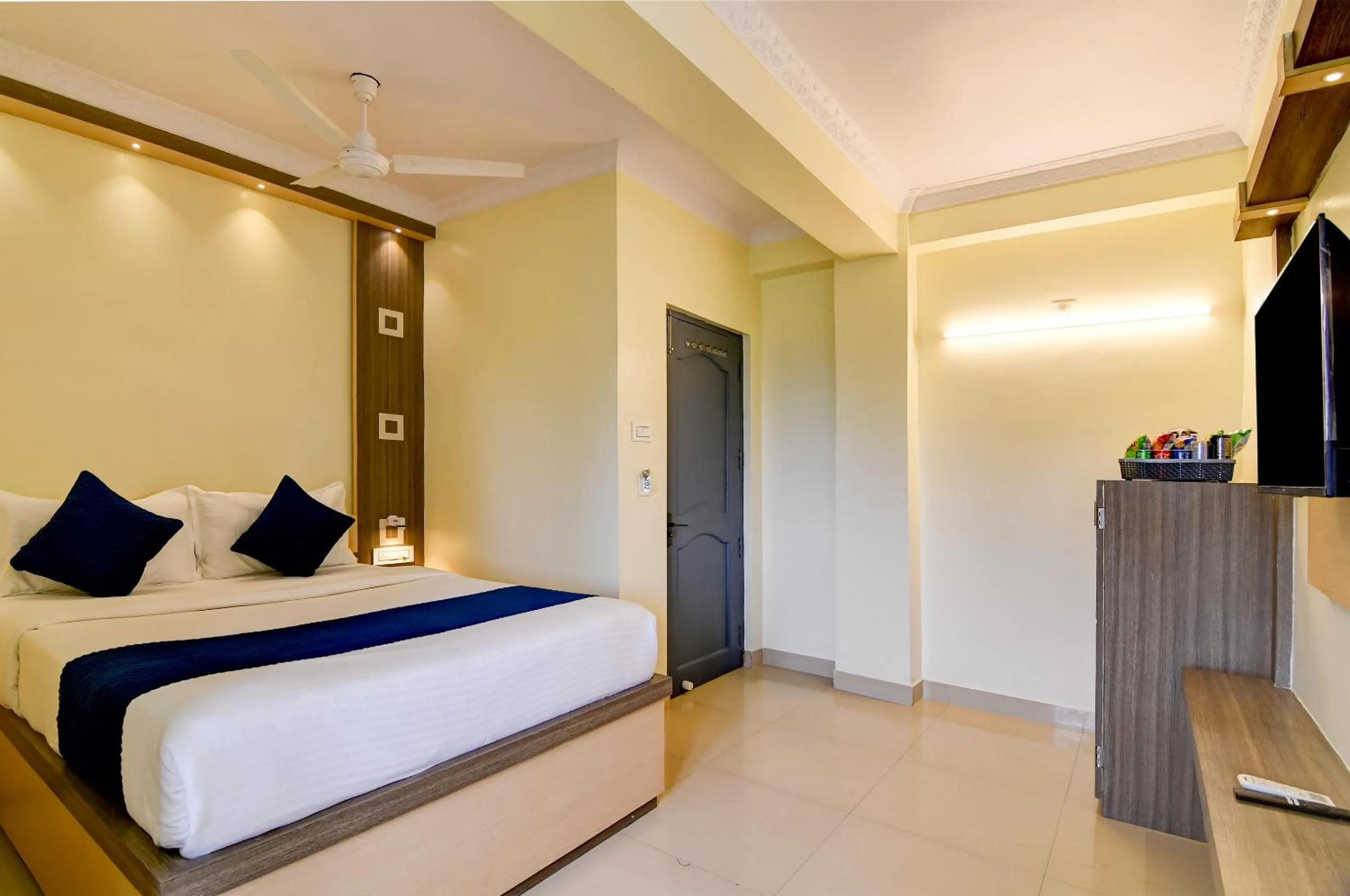 TV and multimedia, Bed in Hotel Nilachal