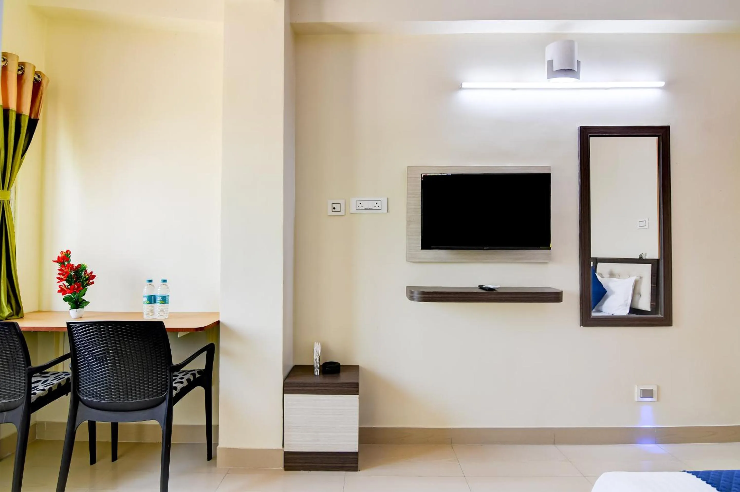 TV and multimedia in Hotel Nilachal