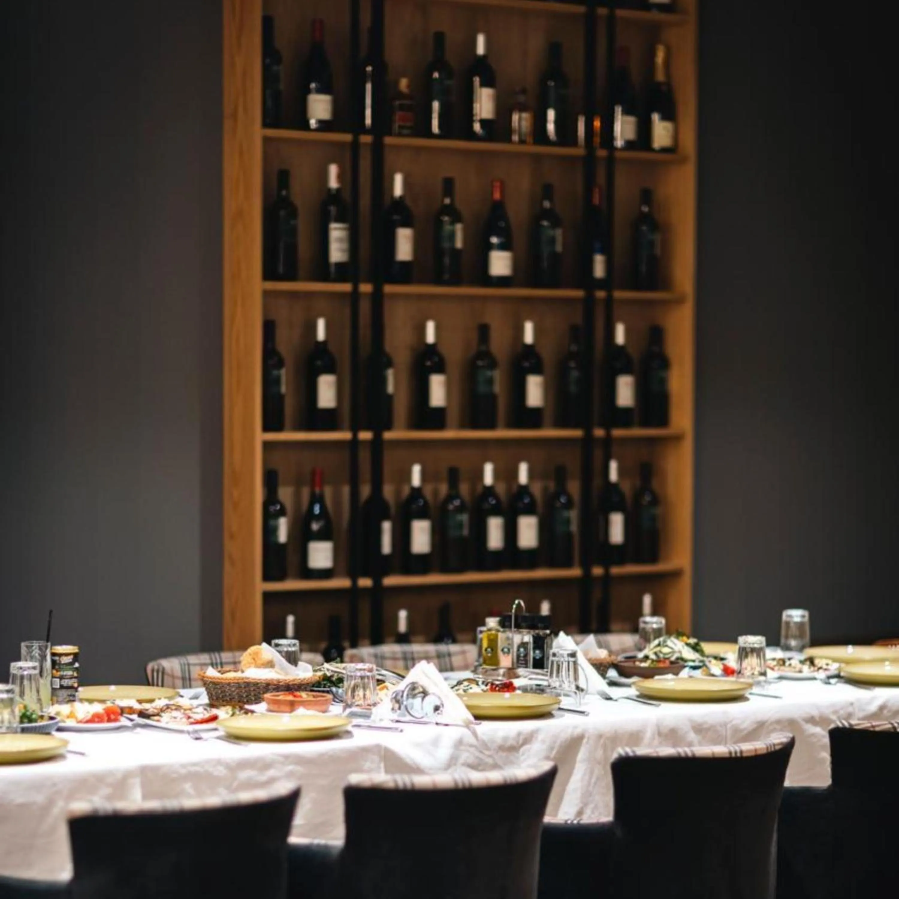 Restaurant/places to eat in Oxygen Boutique Hotel