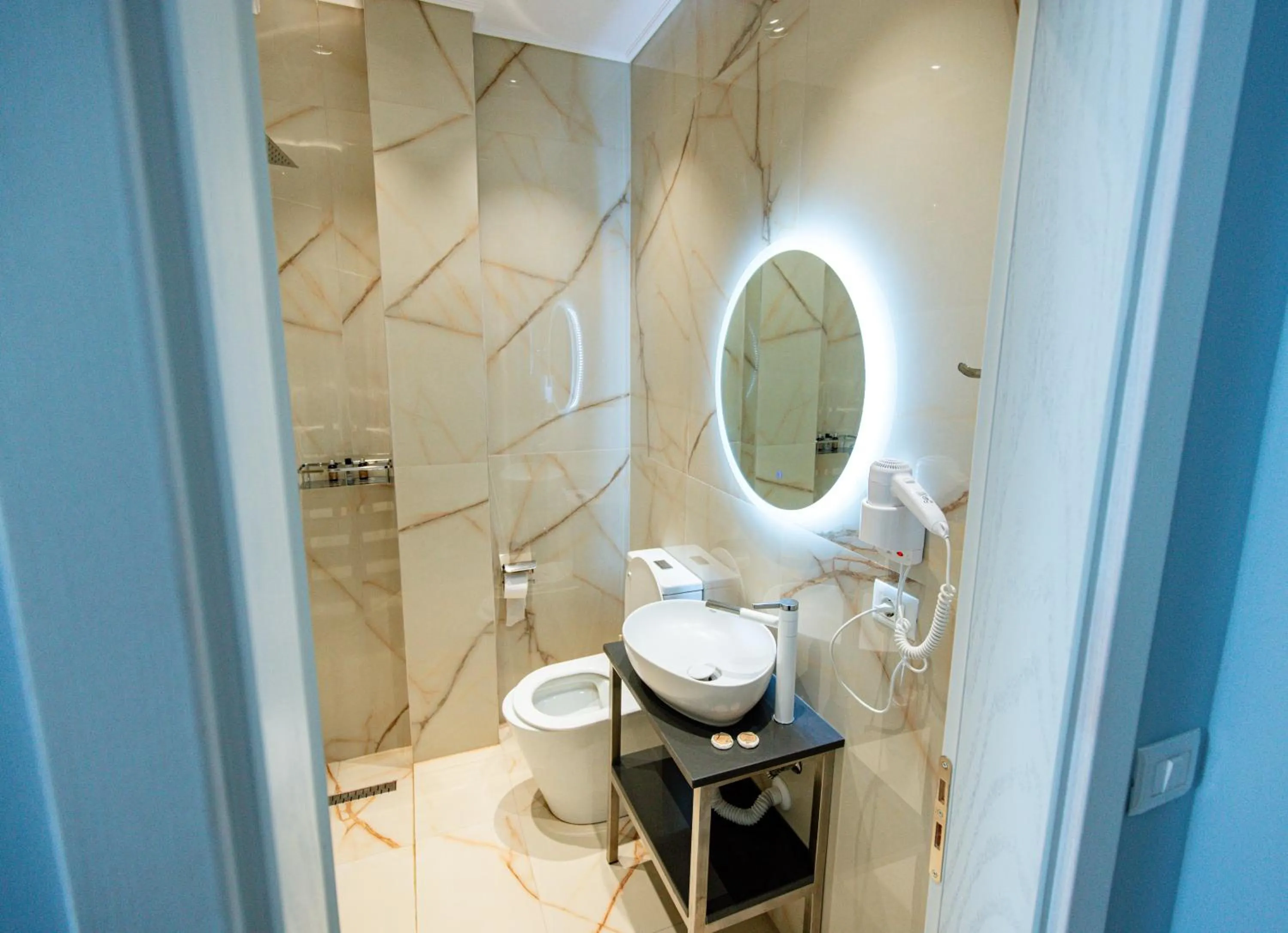 Shower in Oxygen Boutique Hotel