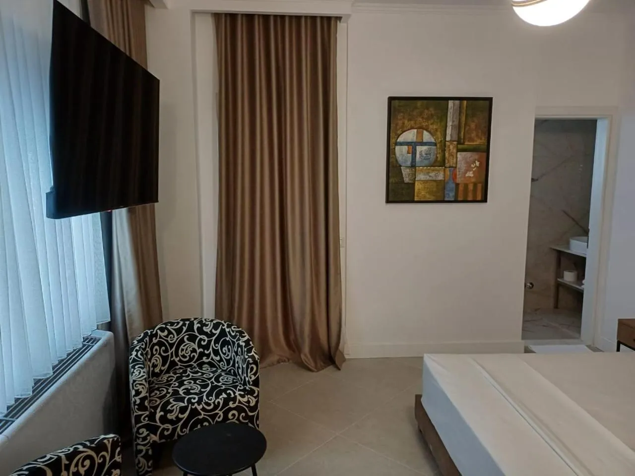 TV and multimedia in Oxygen Boutique Hotel