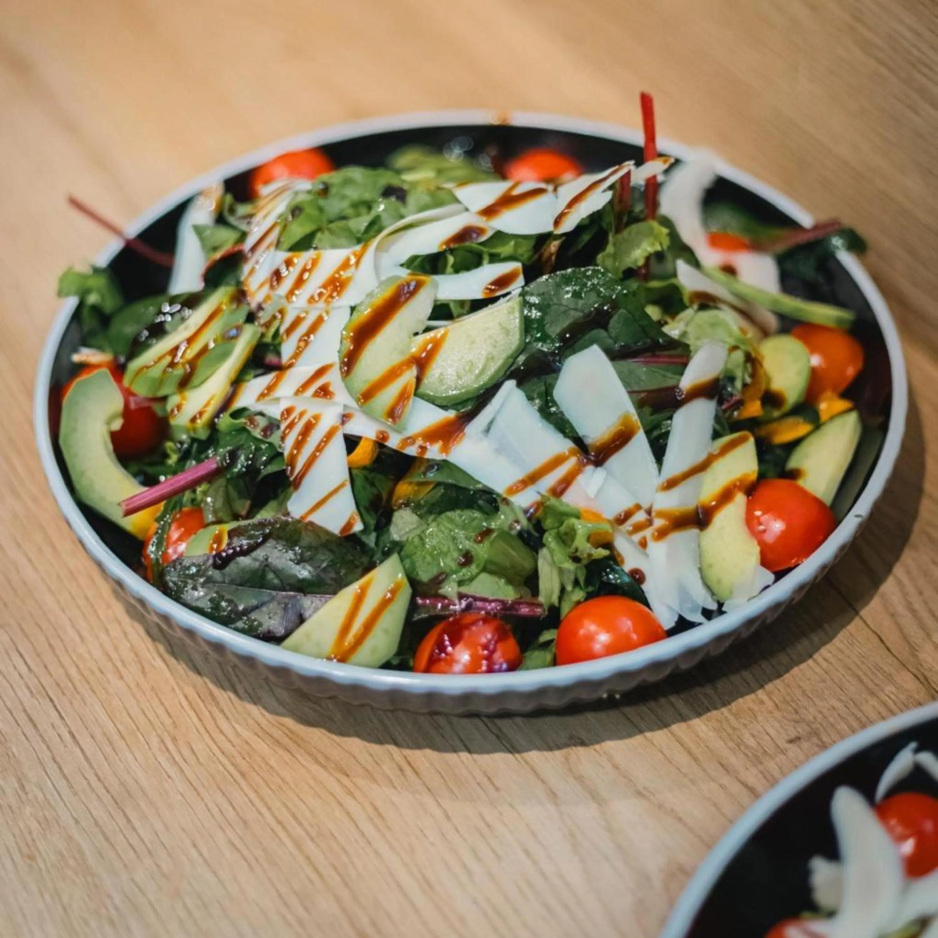 Restaurant/places to eat in Oxygen Boutique Hotel