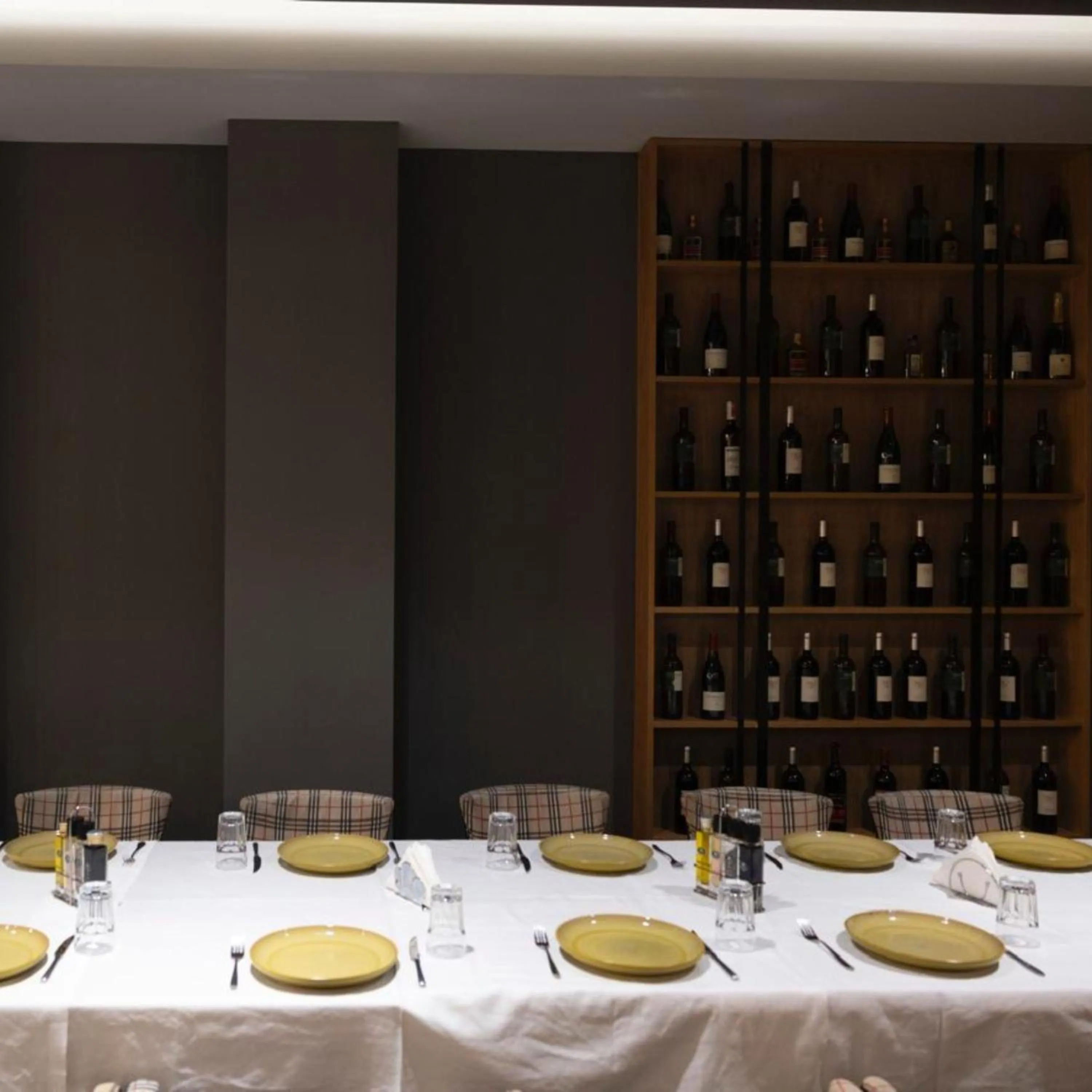 Restaurant/places to eat in Oxygen Boutique Hotel