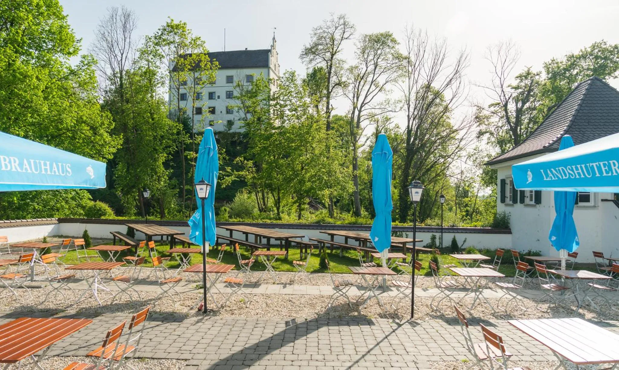 Patio in Hotel Restaurant Mughal