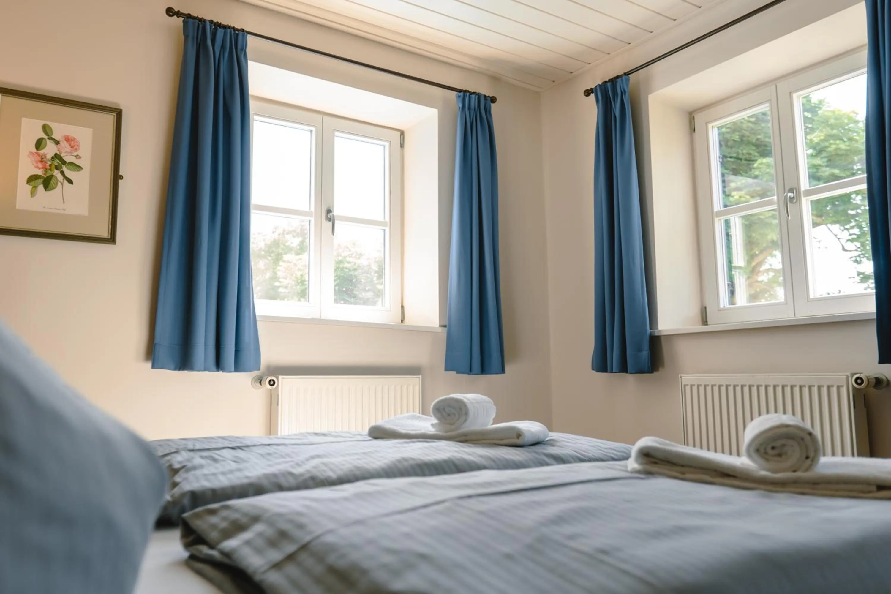 Bed in Hotel Restaurant Mughal