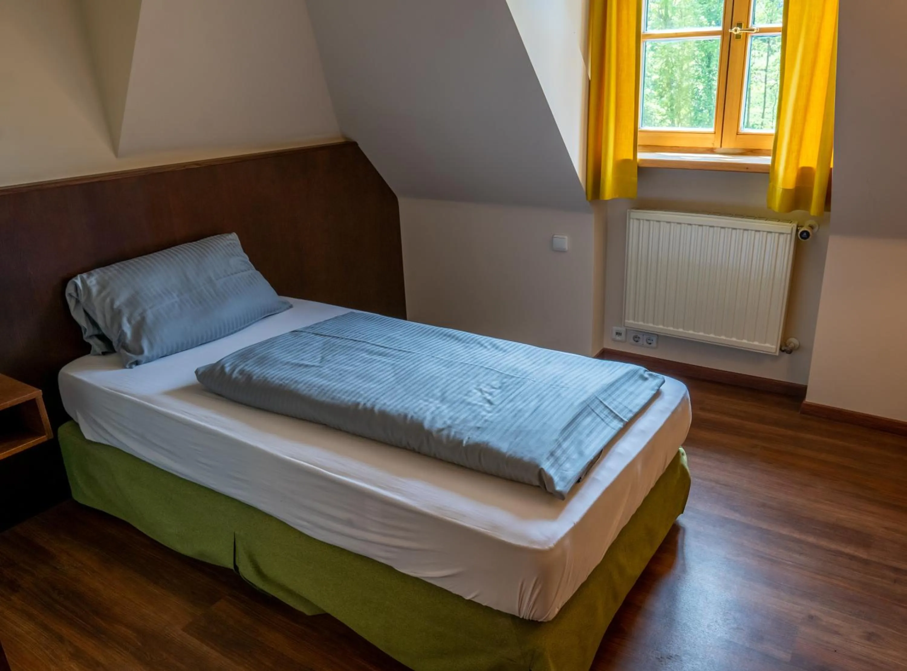 Bed in Hotel Restaurant Mughal