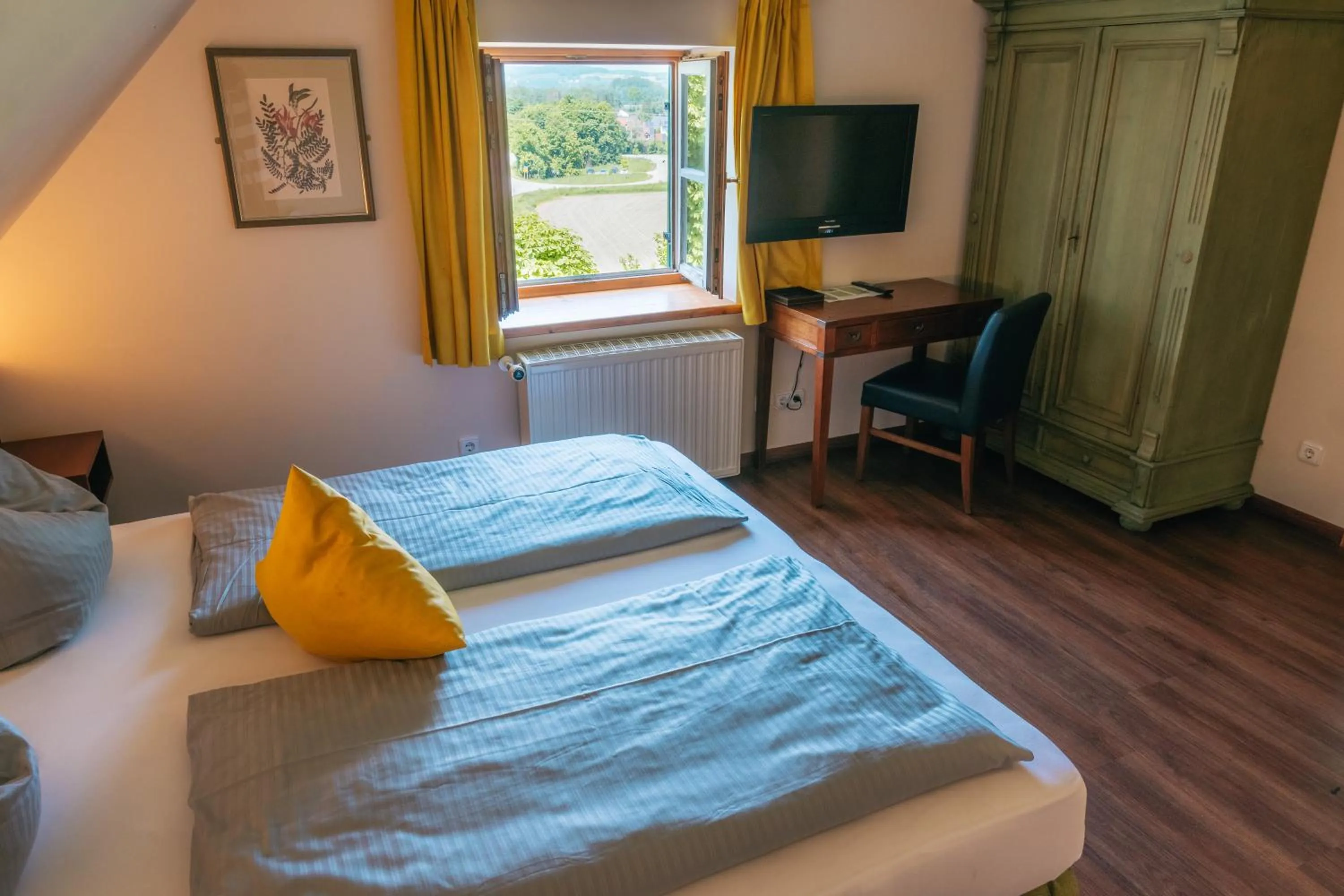 Bed in Hotel Restaurant Mughal