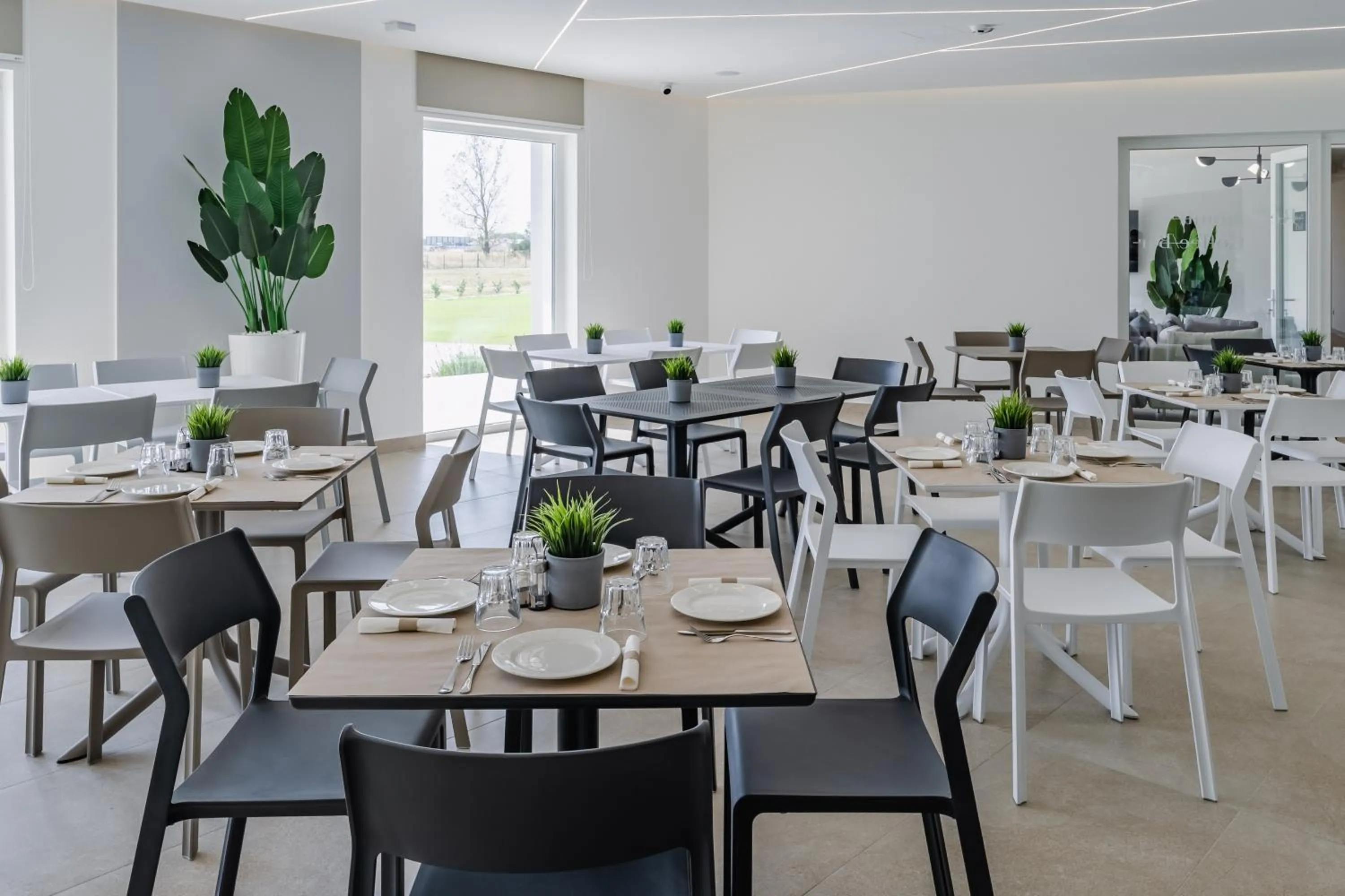 Restaurant/places to eat in Noa Panzio