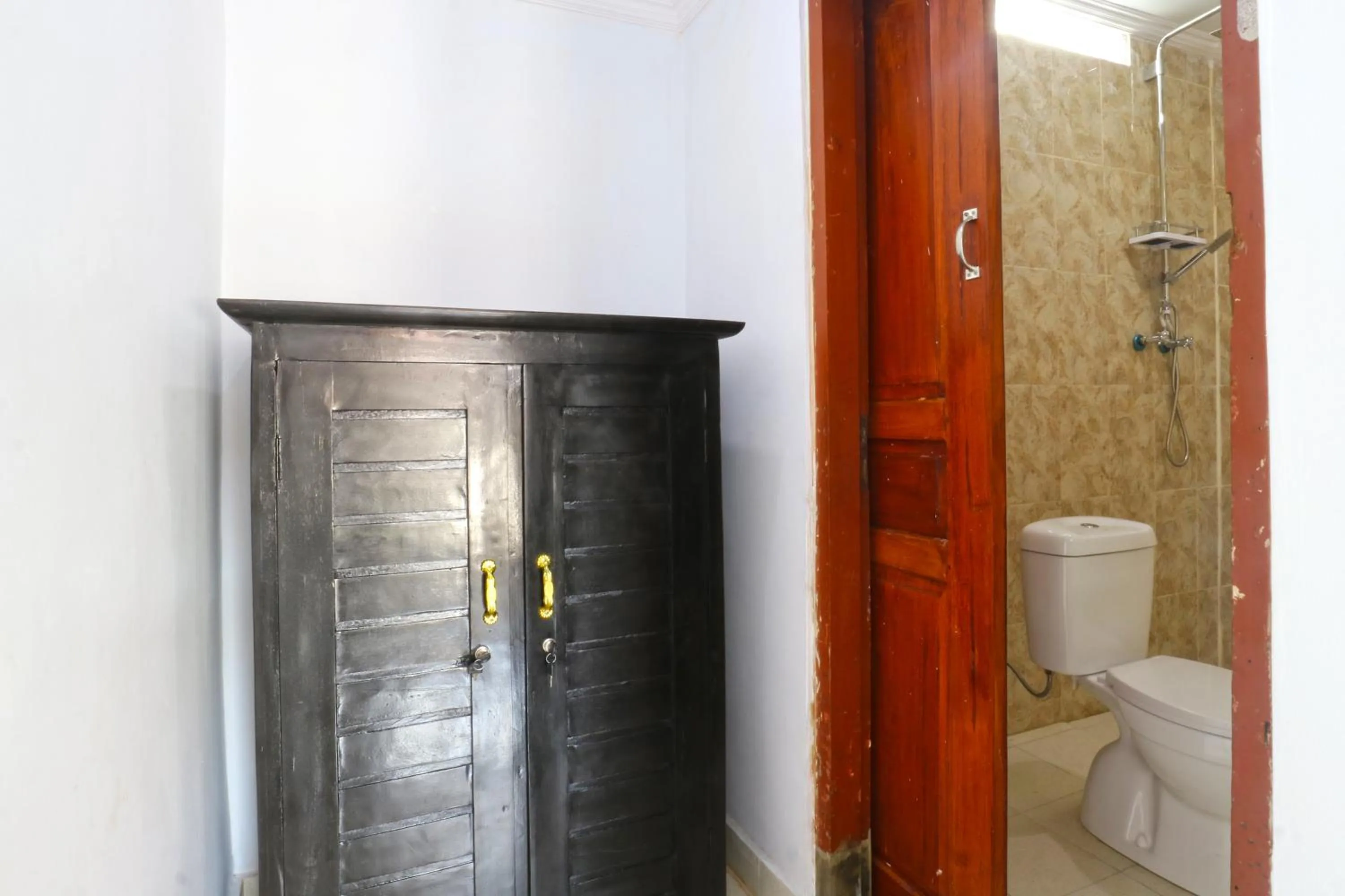 Bathroom in The Wina Echo Beach Guest House