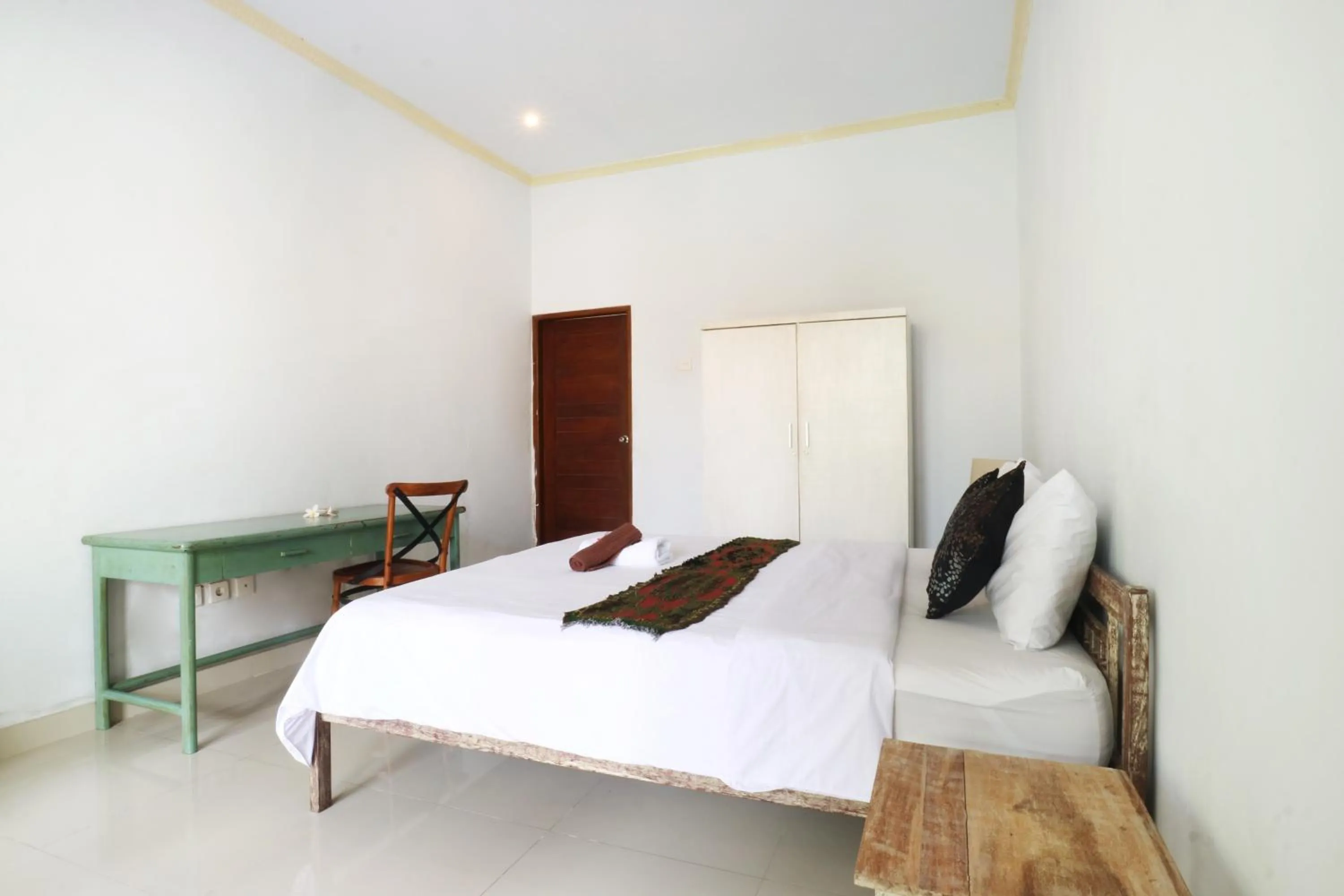 Bedroom, Bed in The Wina Echo Beach Guest House