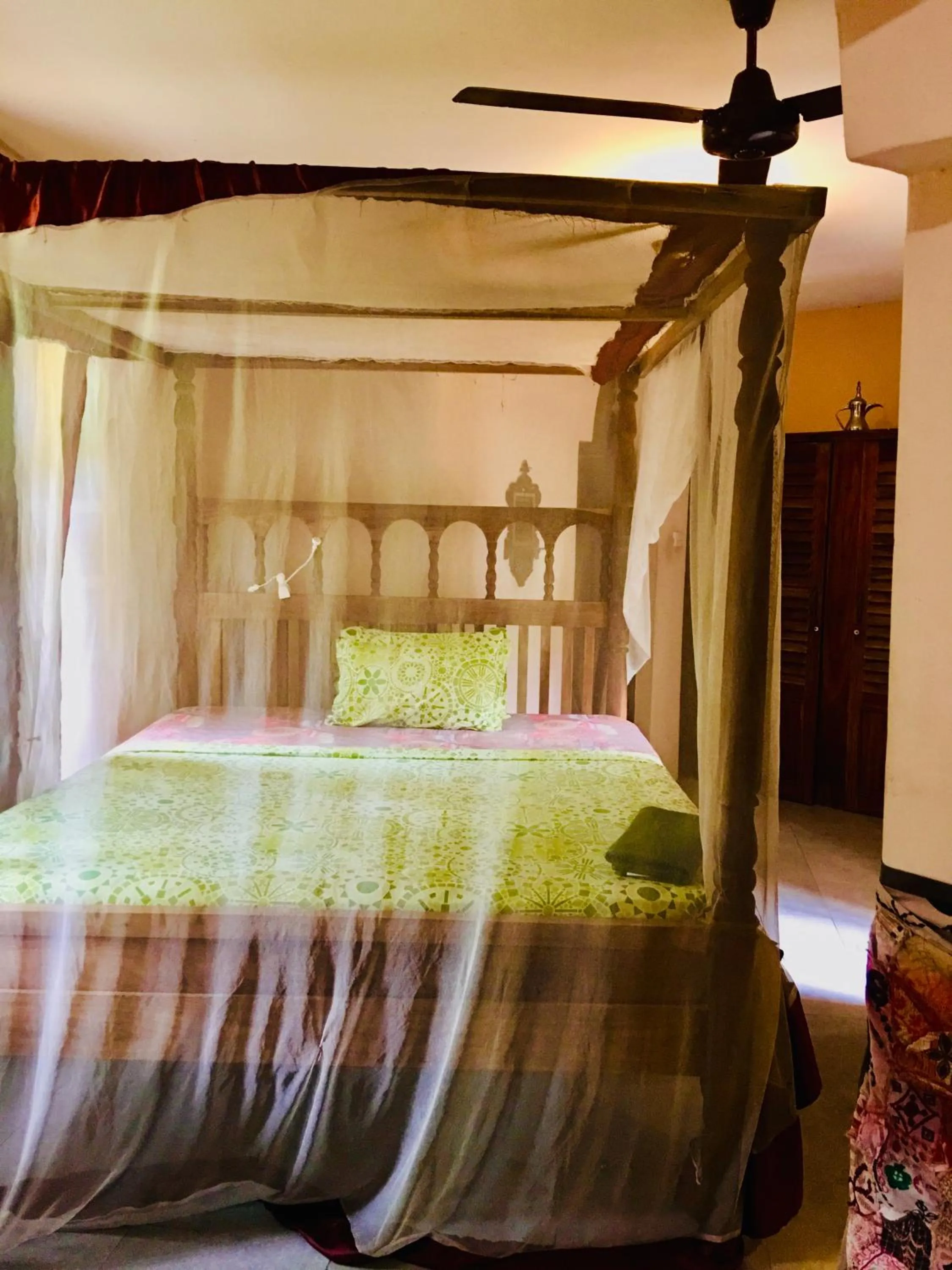 Photo of the whole room, Bed in Casa Umoja