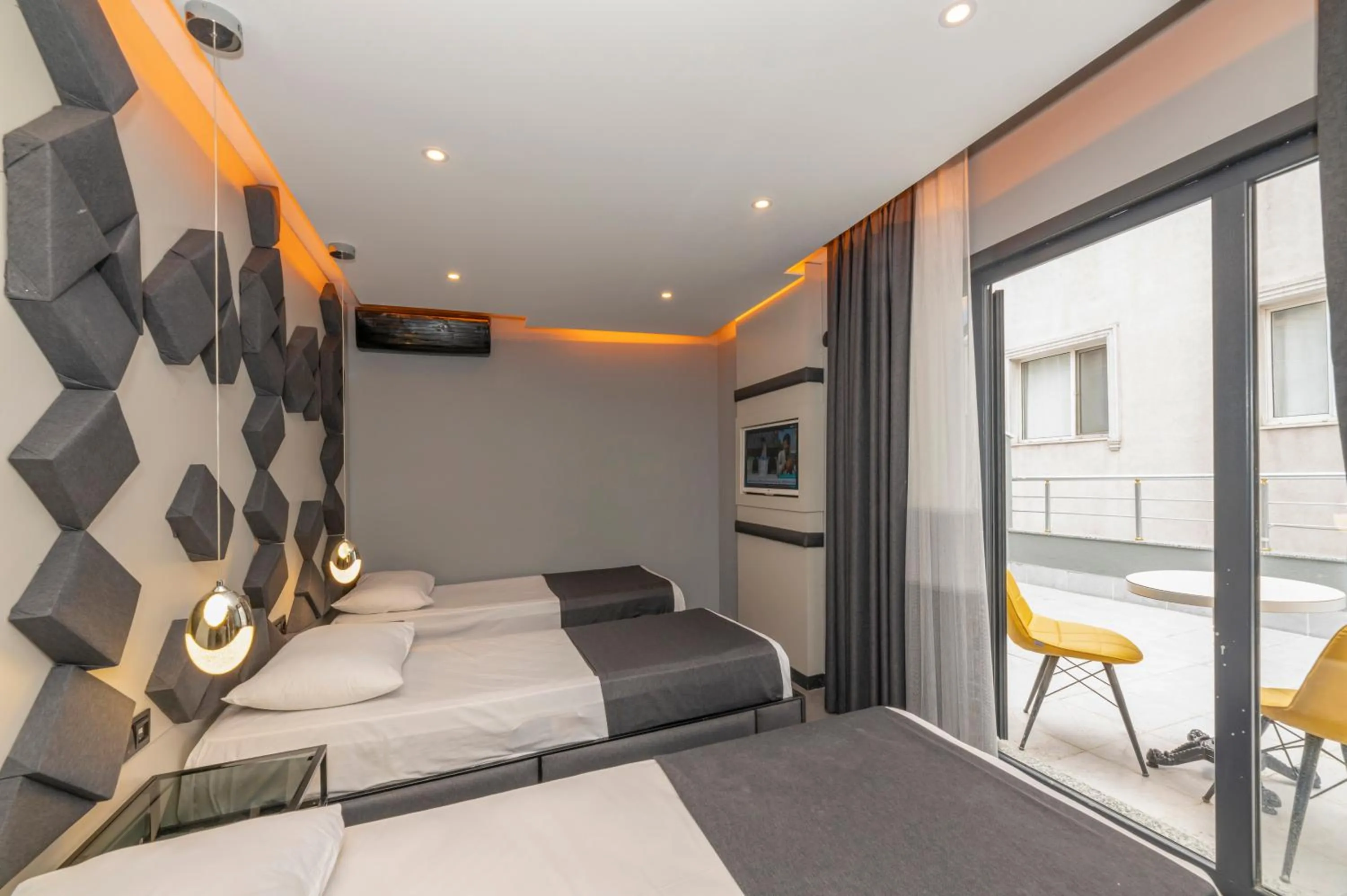 Massage, Bed in White Palace Hotel