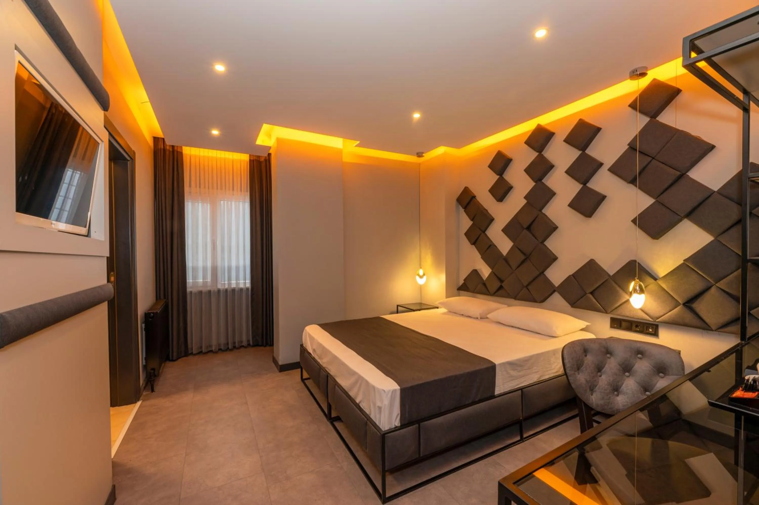 Massage, Bed in White Palace Hotel