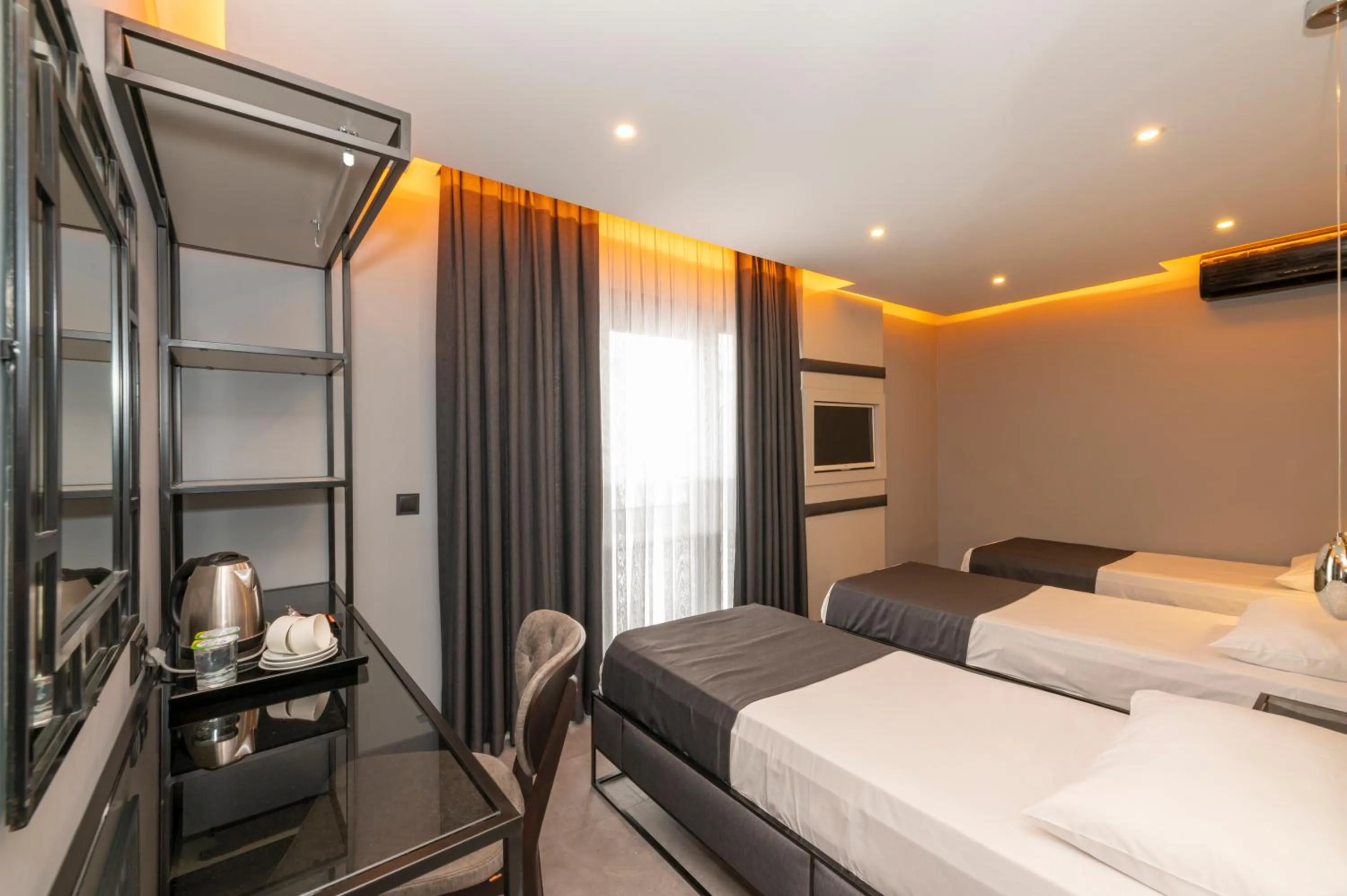 Photo of the whole room, Bed in White Palace Hotel