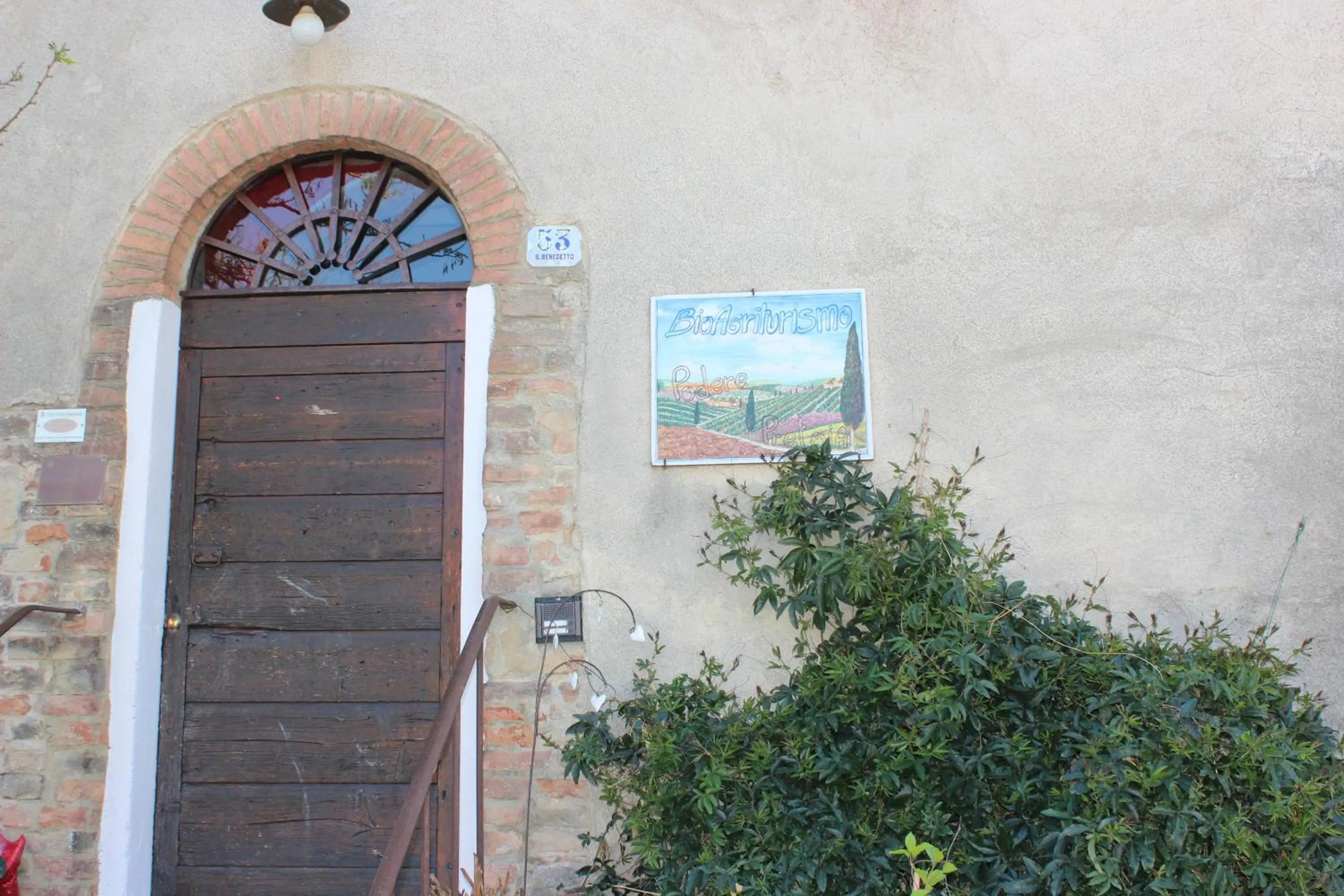 Facade/entrance in Bio Agriturismo Podere Pretoia