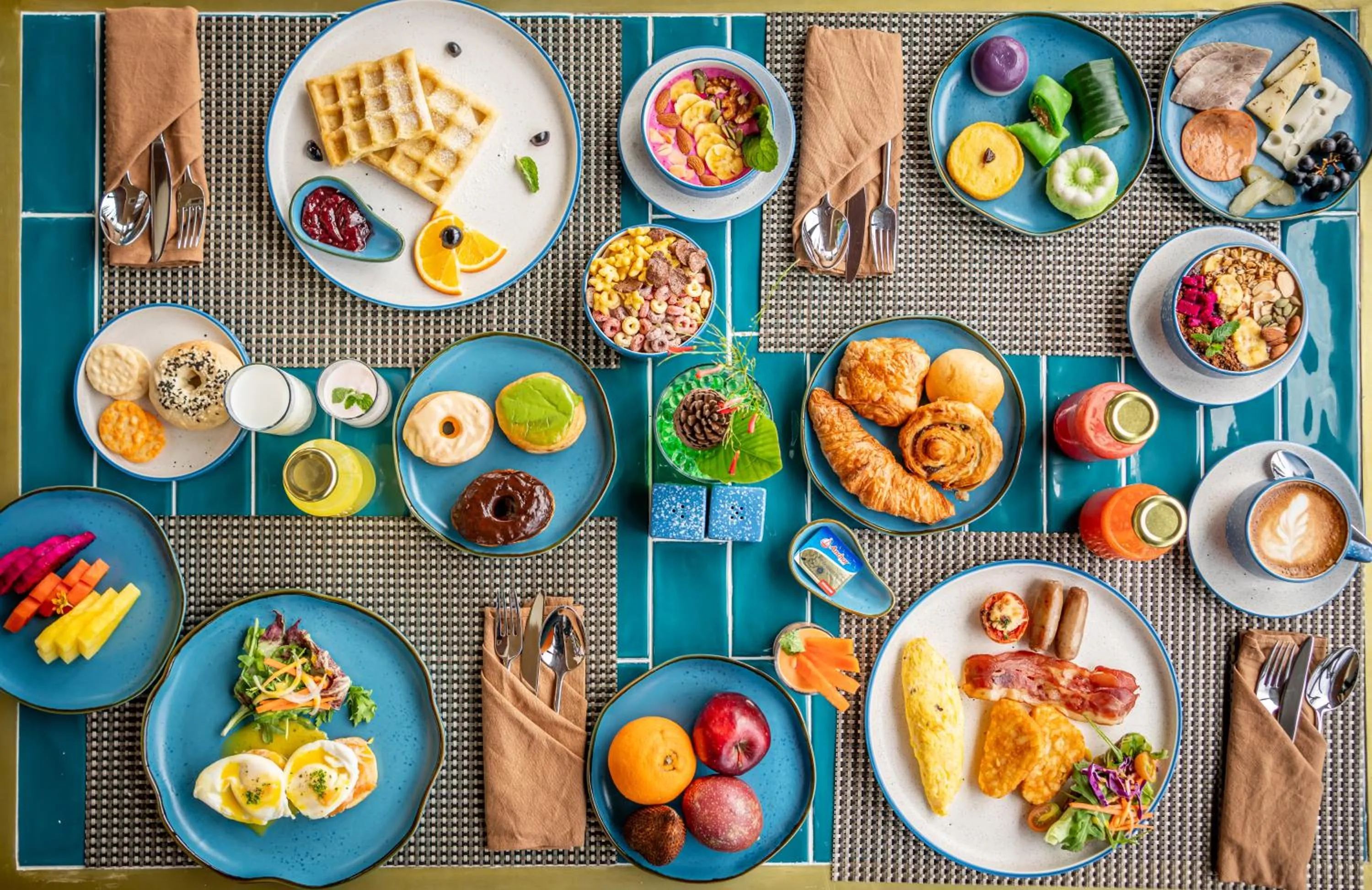 Restaurant/places to eat in TUI BLUE Berawa Hotel and Villas