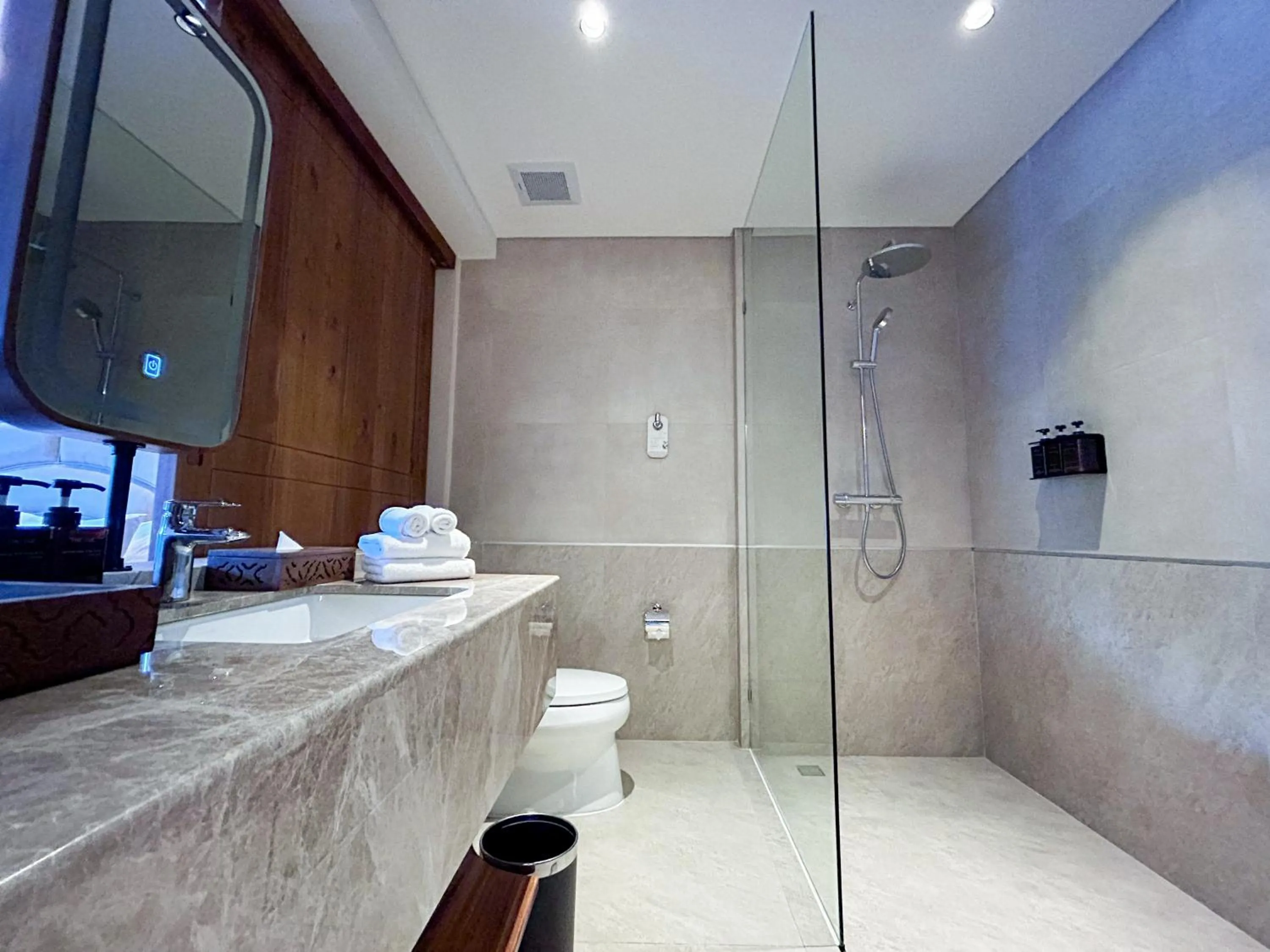 Bathroom in TUI BLUE Berawa Hotel and Villas