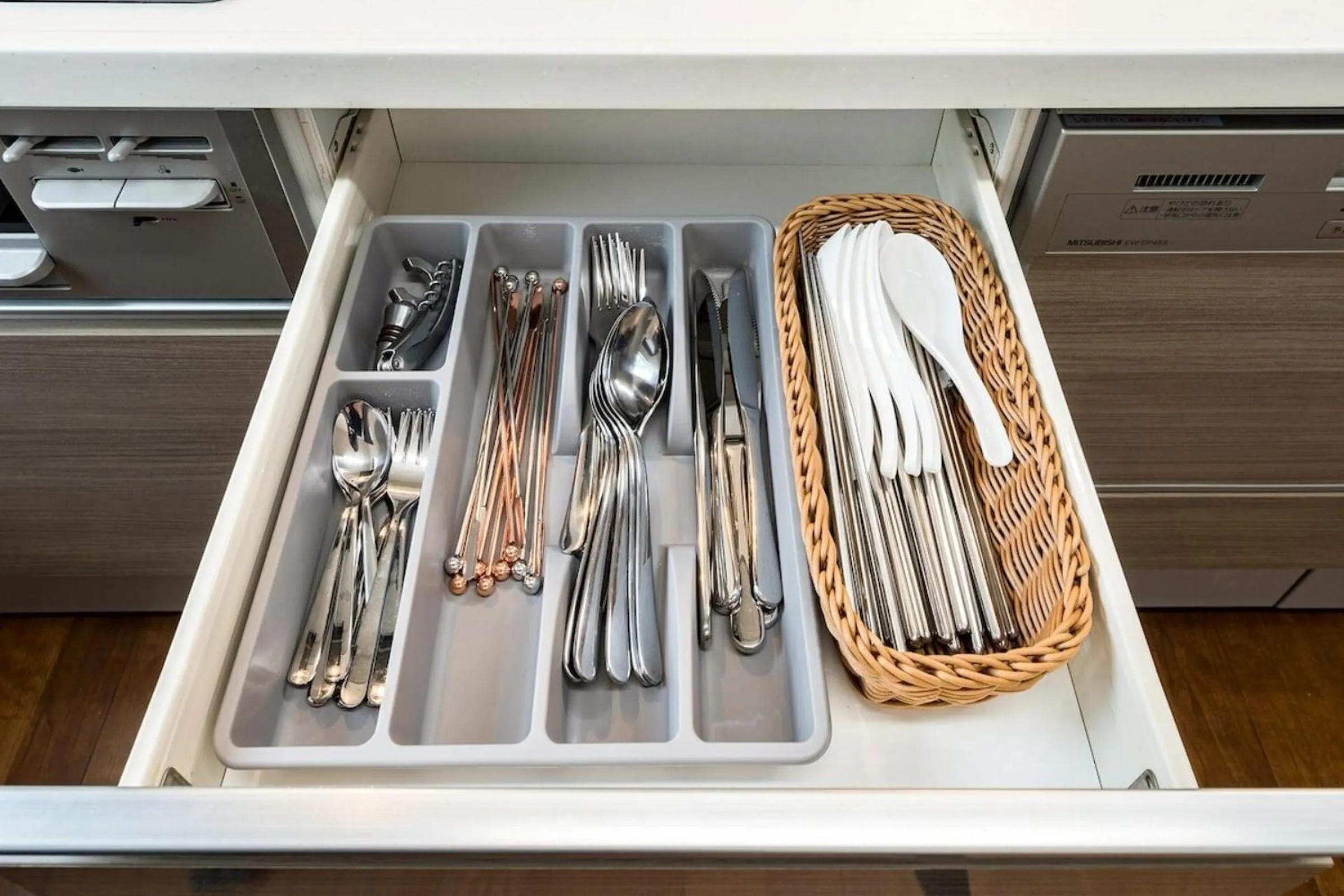 kitchen in Oceanfront Villa Hale Kahakai プライベートサウナ