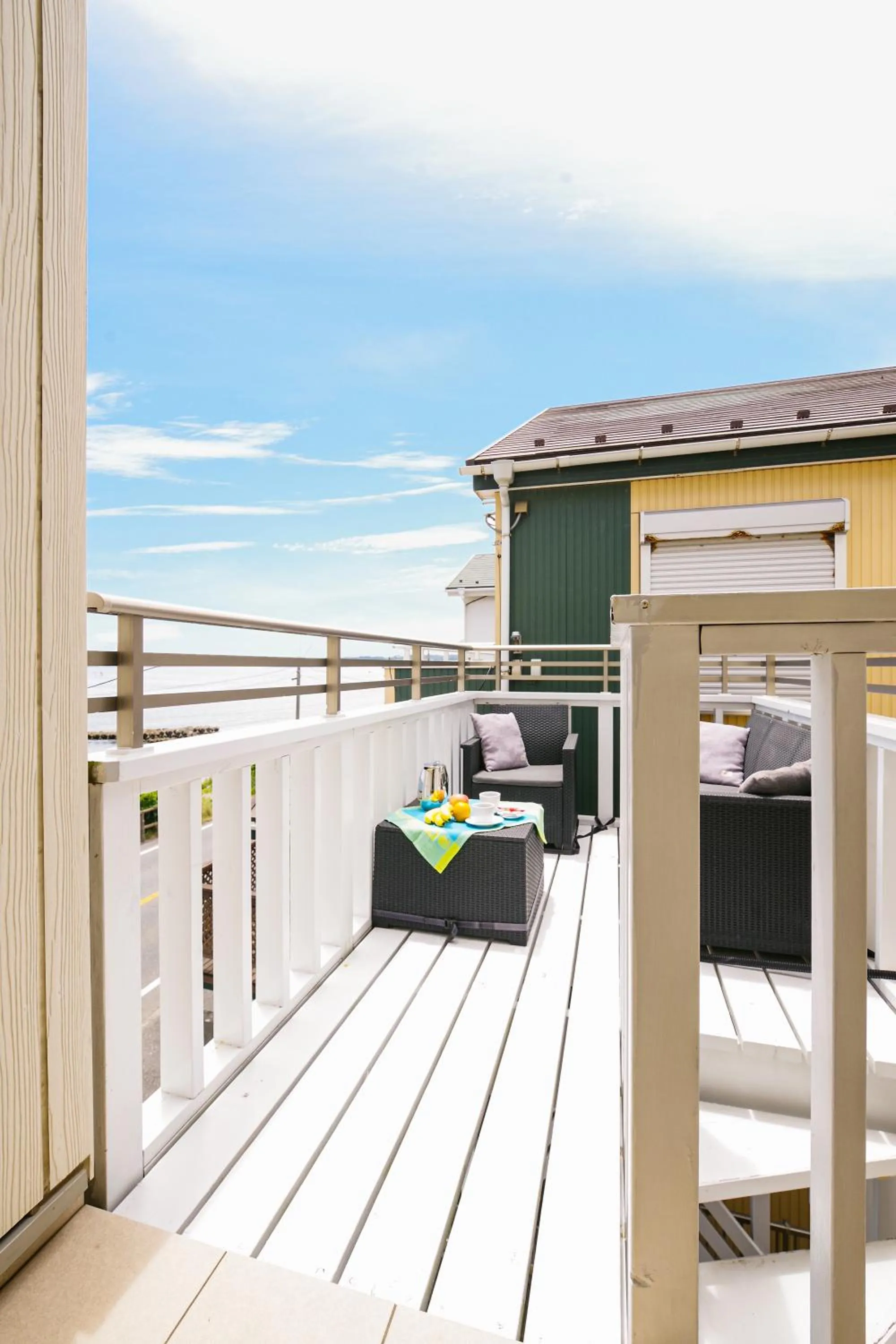 Balcony/Terrace in Oceanfront Villa Hale Kahakai プライベートサウナ