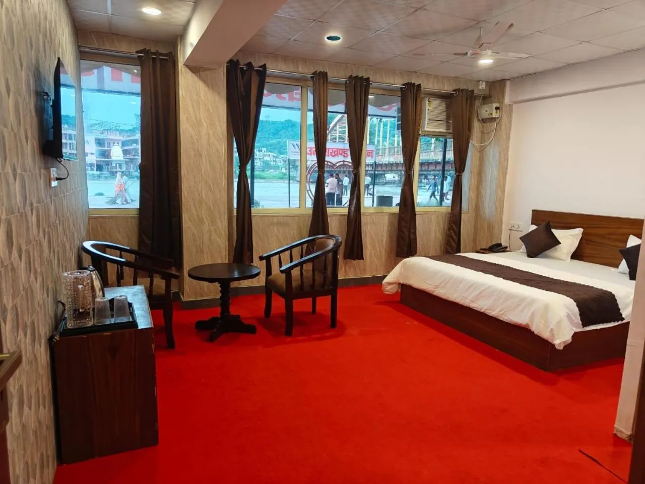 Bed in Ganga Savera - On Ganga Ghat