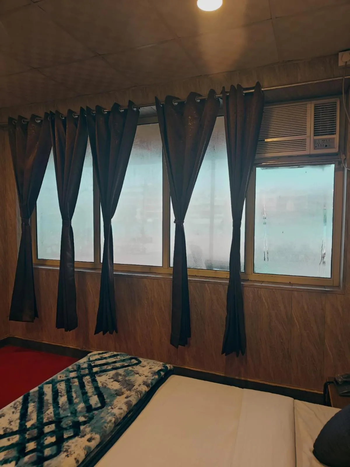 Bed in Ganga Savera - On Ganga Ghat
