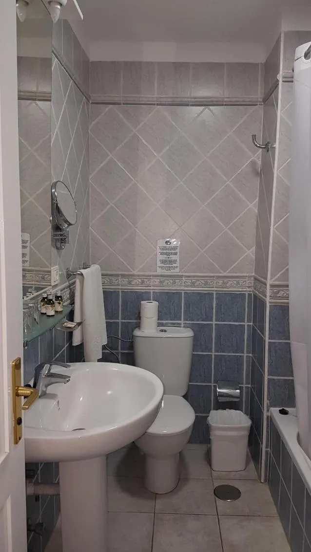 Bathroom in Ona el Marqués