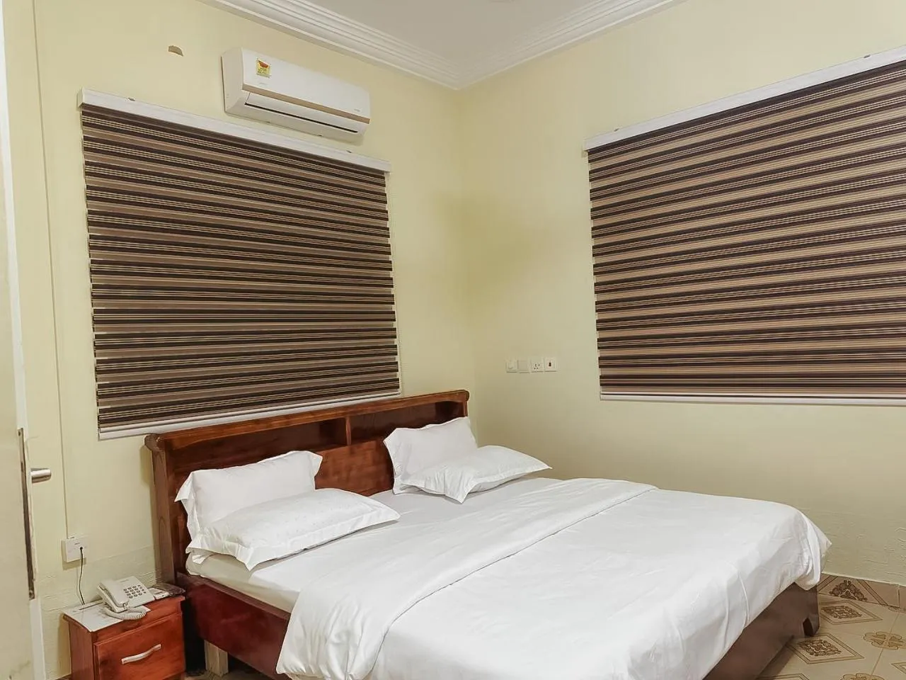 Bed in Senalli Hotel