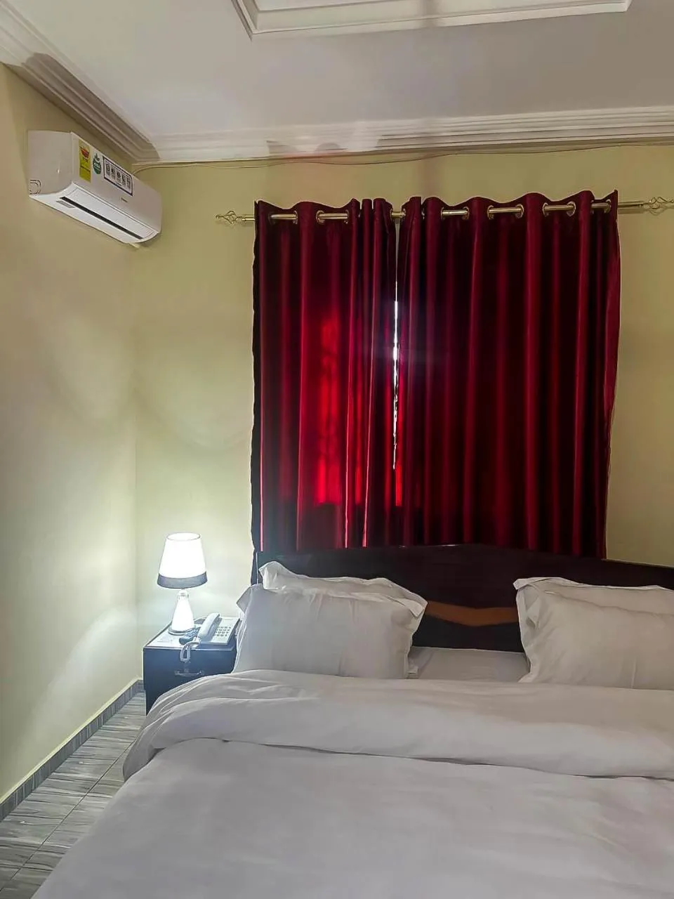 Bed in Senalli Hotel