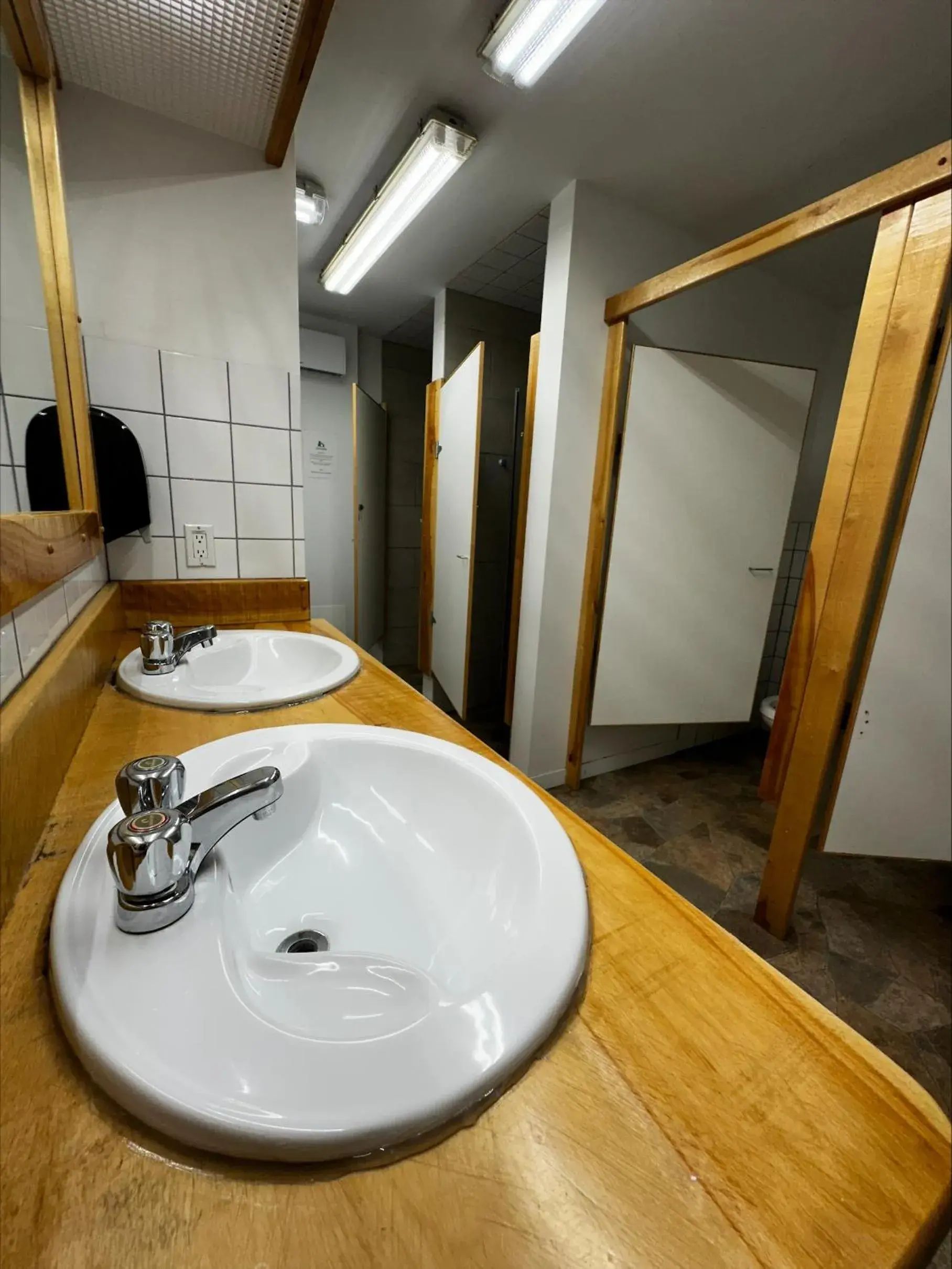 Bed in 4-Bed Mixed Dormitory Room in La Secousse Bed in 4-Bed Mixed Dormitory Room in La Secousse