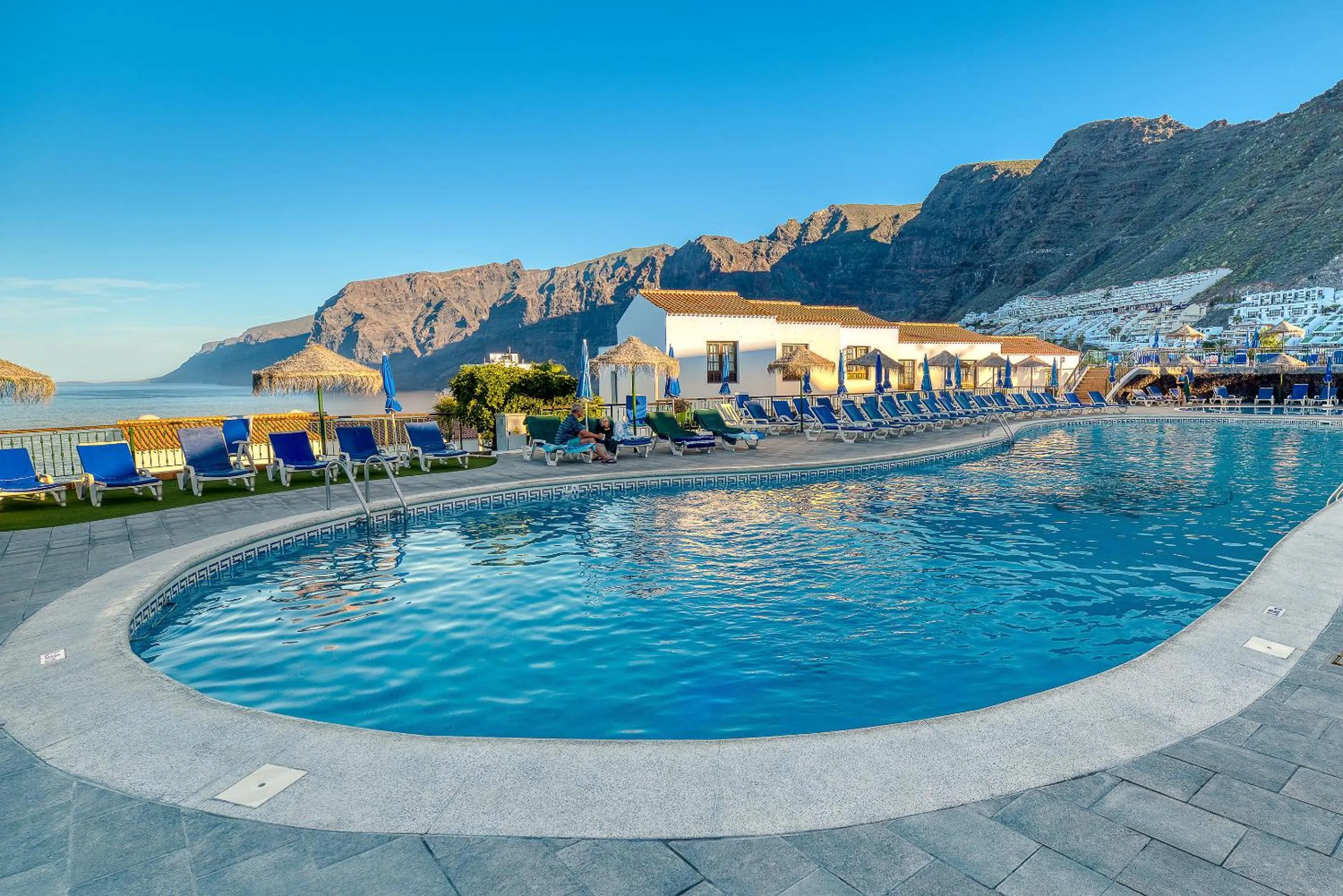 Swimming pool in Ona Las Rosas