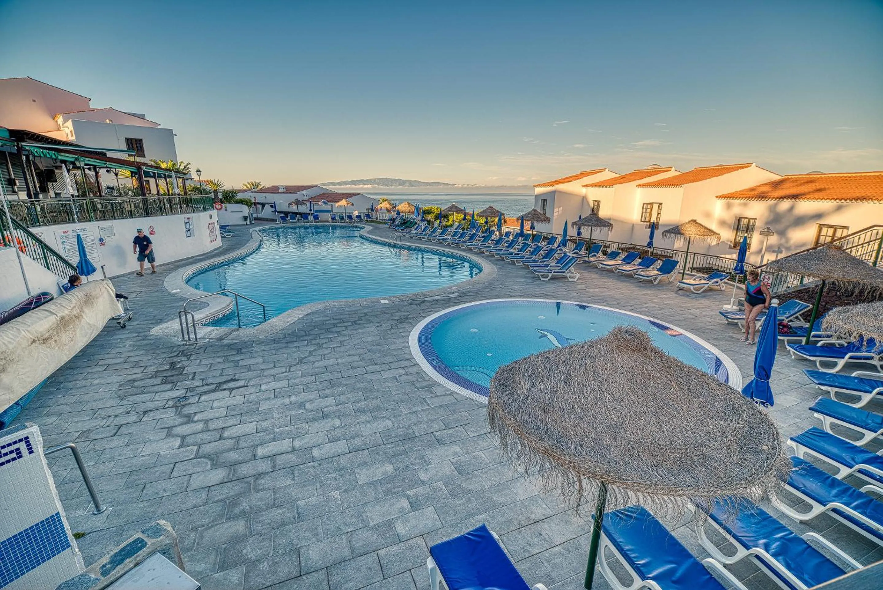 Swimming pool in Ona Las Rosas