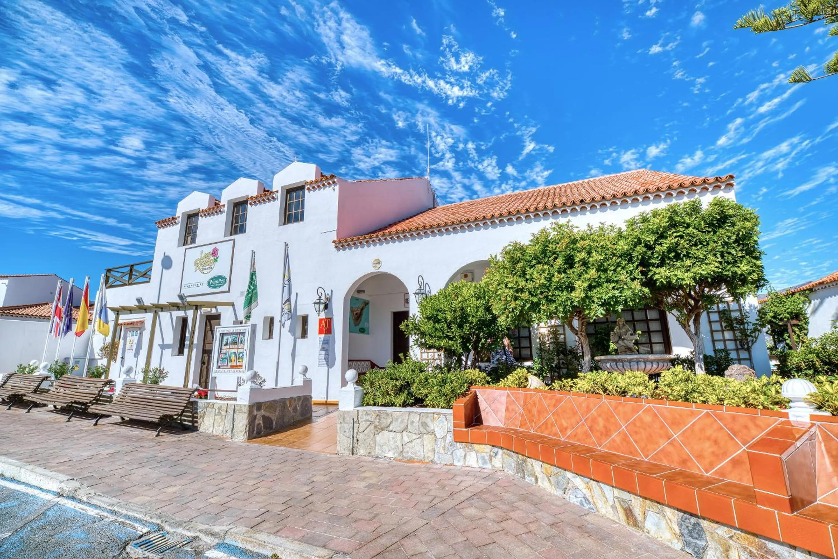 Property building in Ona Las Rosas