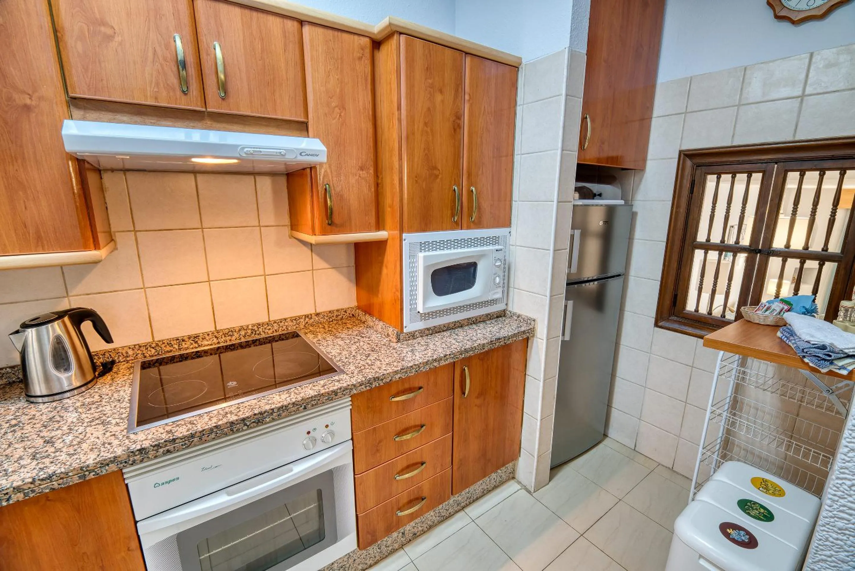 Coffee/tea facilities in Ona Las Rosas