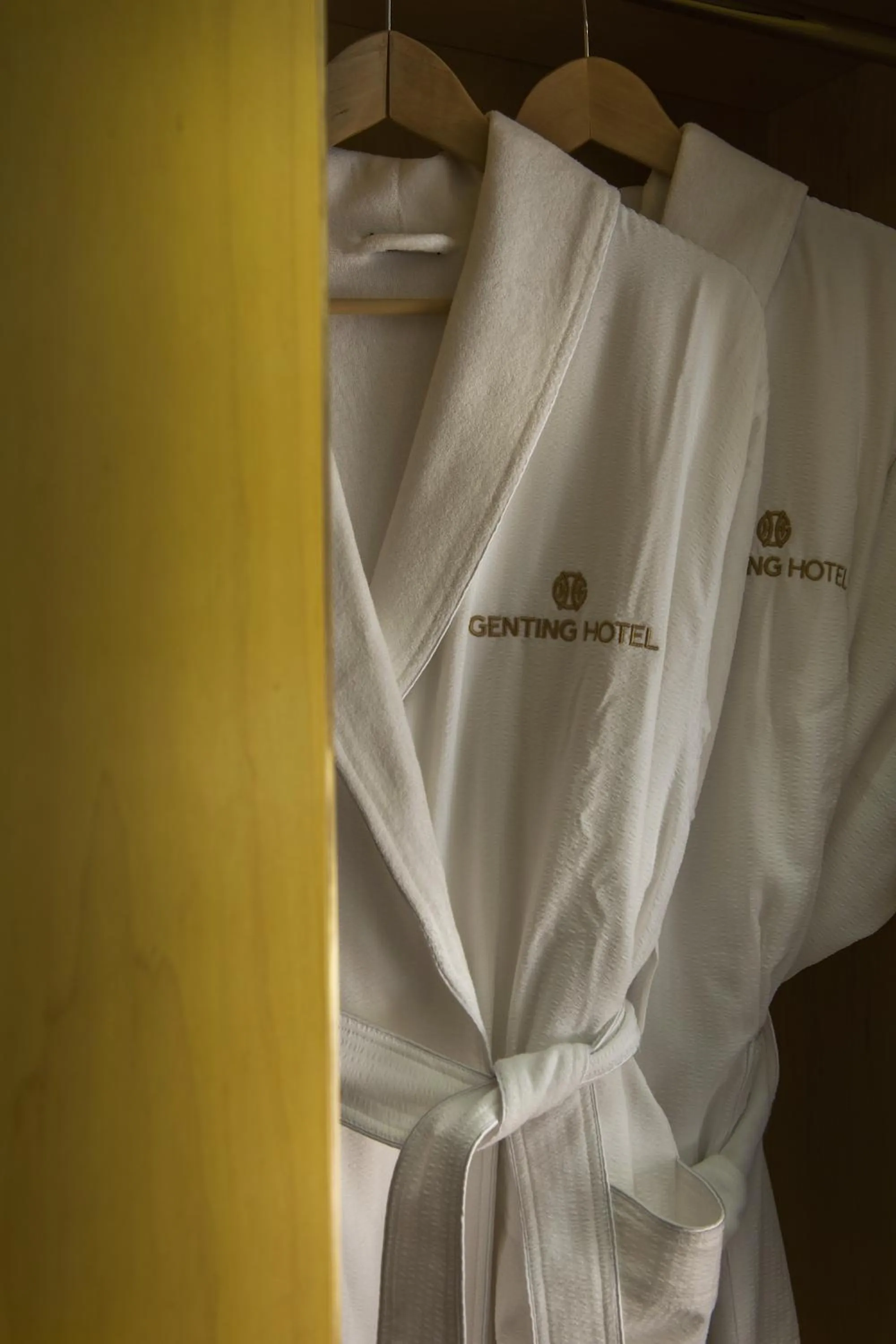 Bathroom, Bed in Genting Hotel & Spa at Resorts World Birmingham