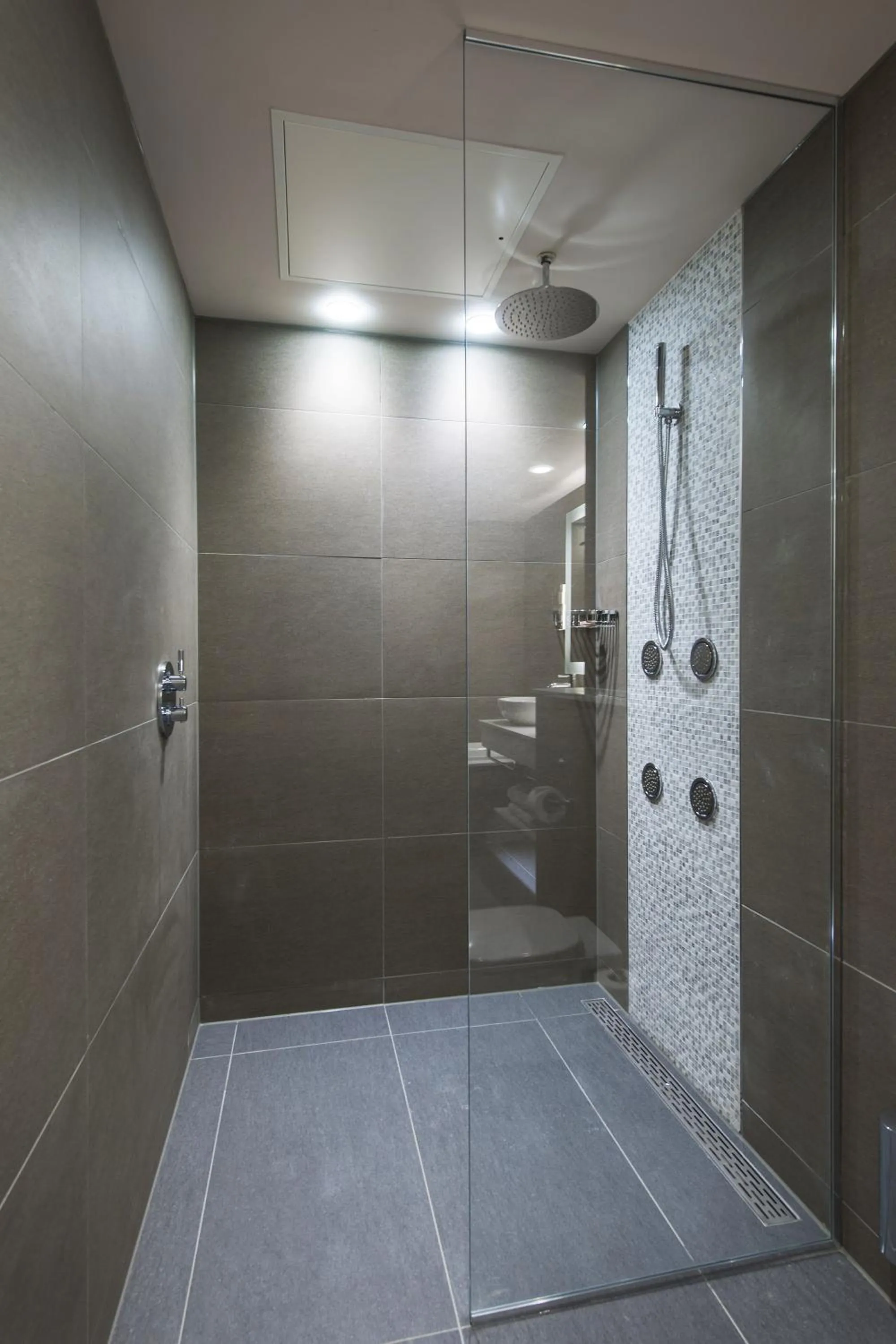 Shower in Genting Hotel & Spa at Resorts World Birmingham